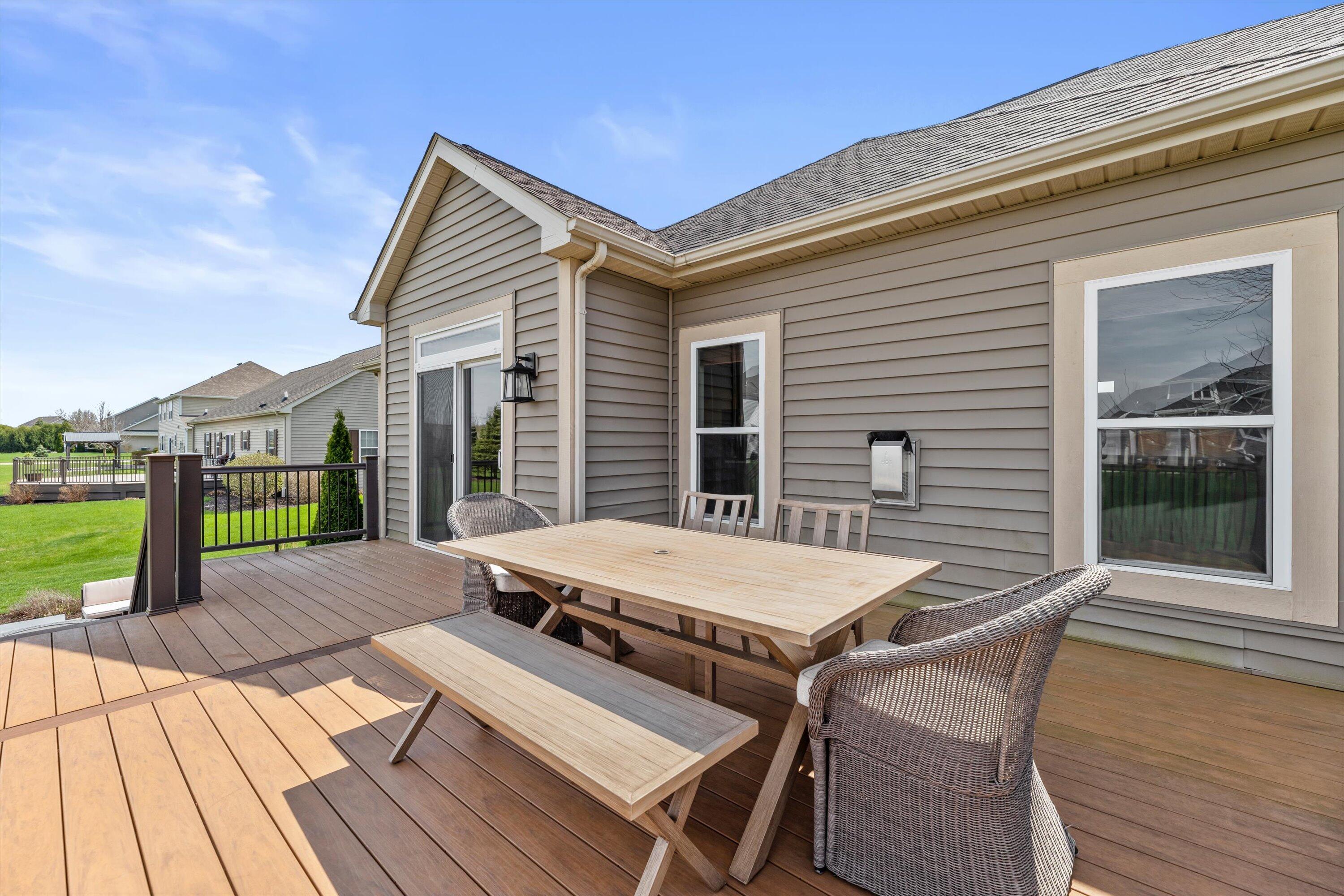 N42W22814 Beacon Ct