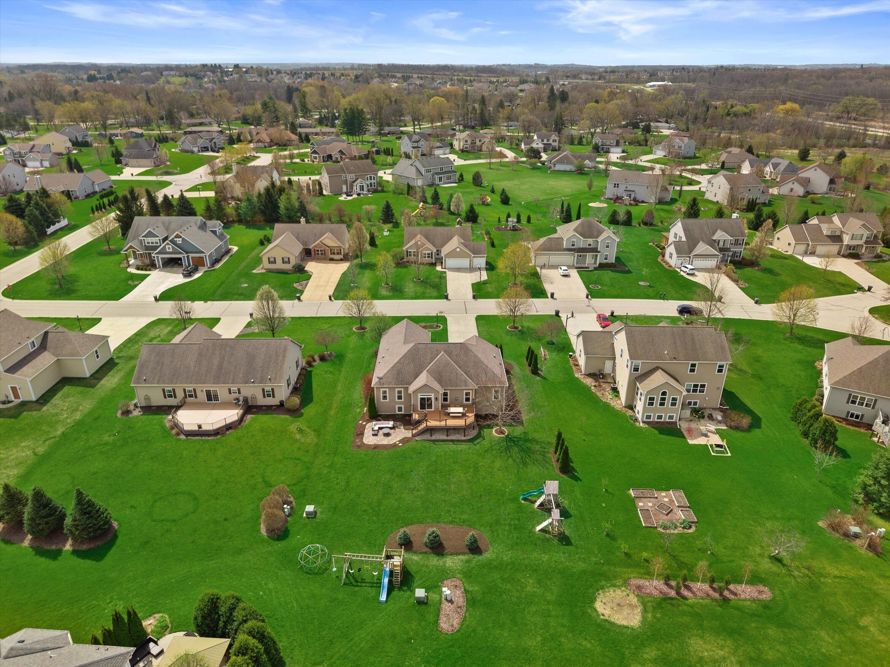 N42W22814 Beacon Ct