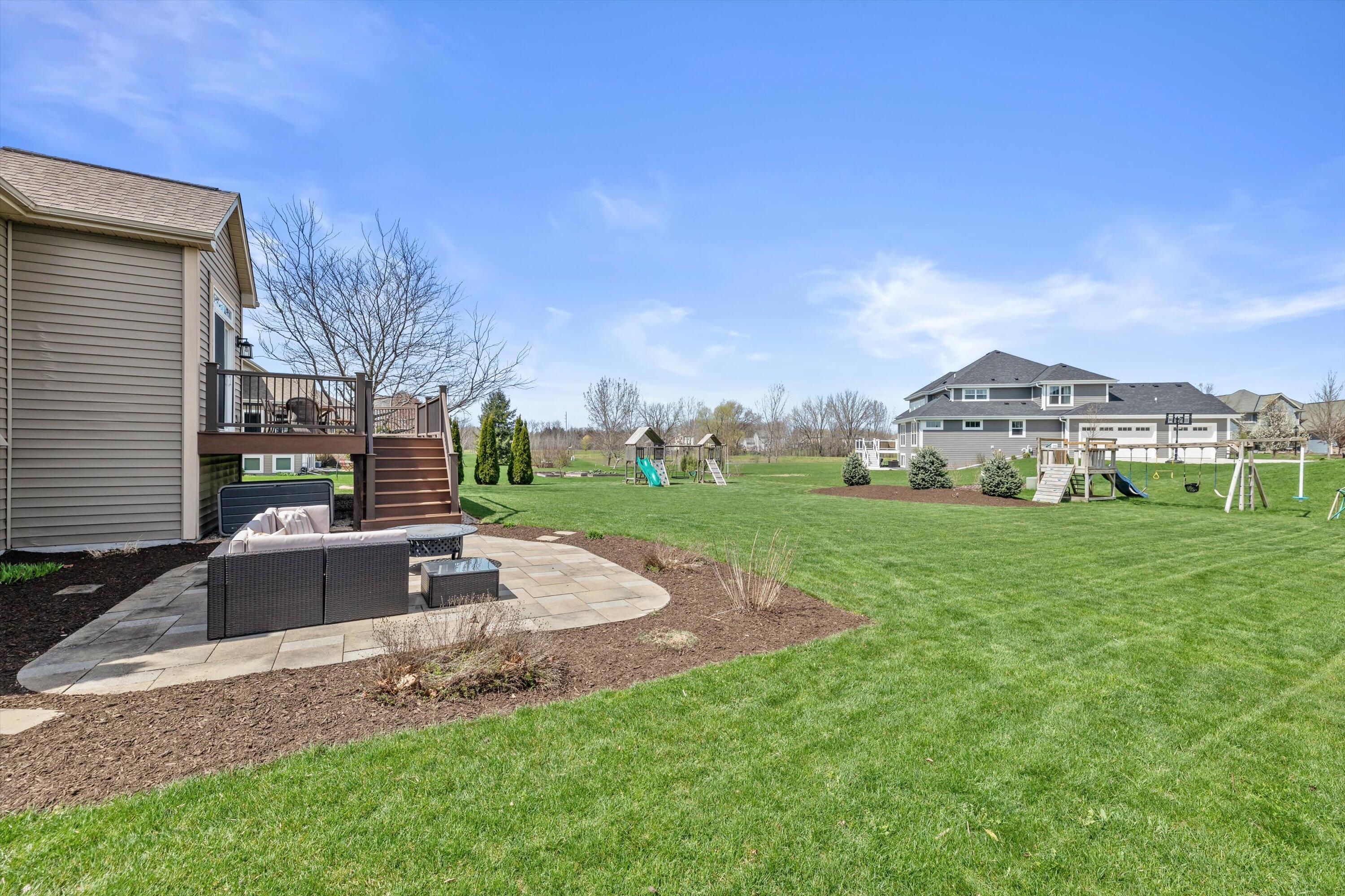 N42W22814 Beacon Ct