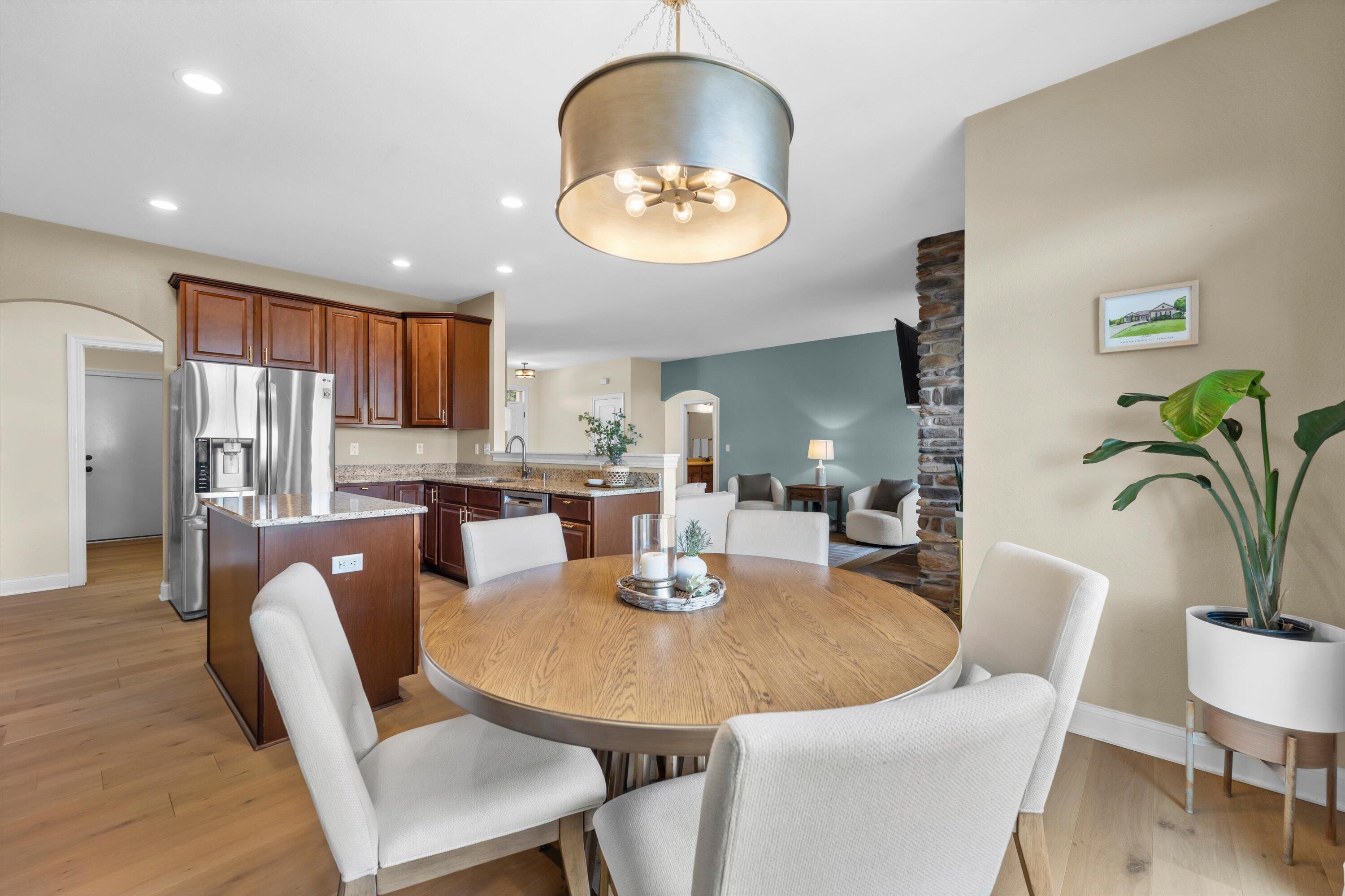N42W22814 Beacon Ct