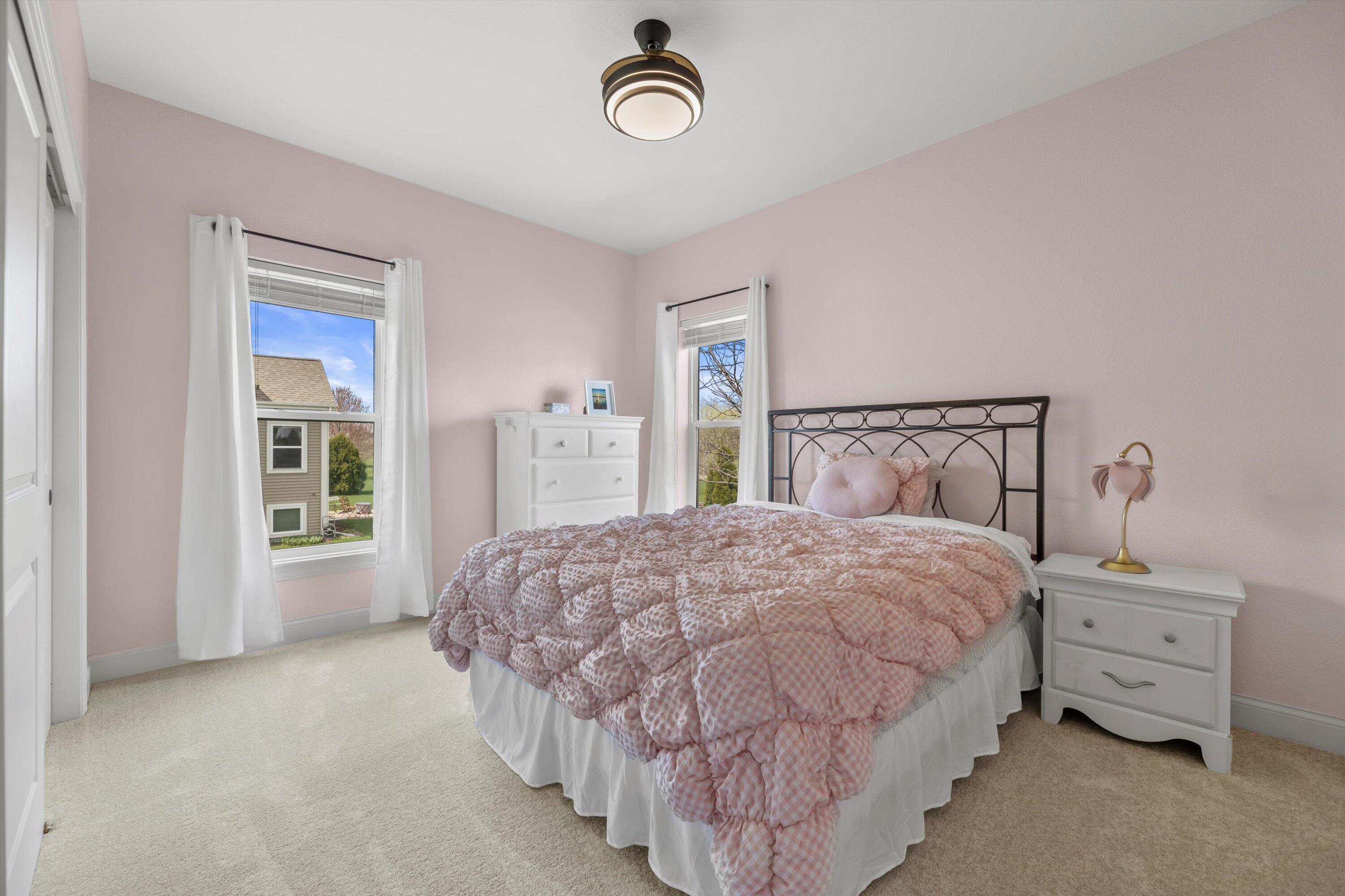 N42W22814 Beacon Ct