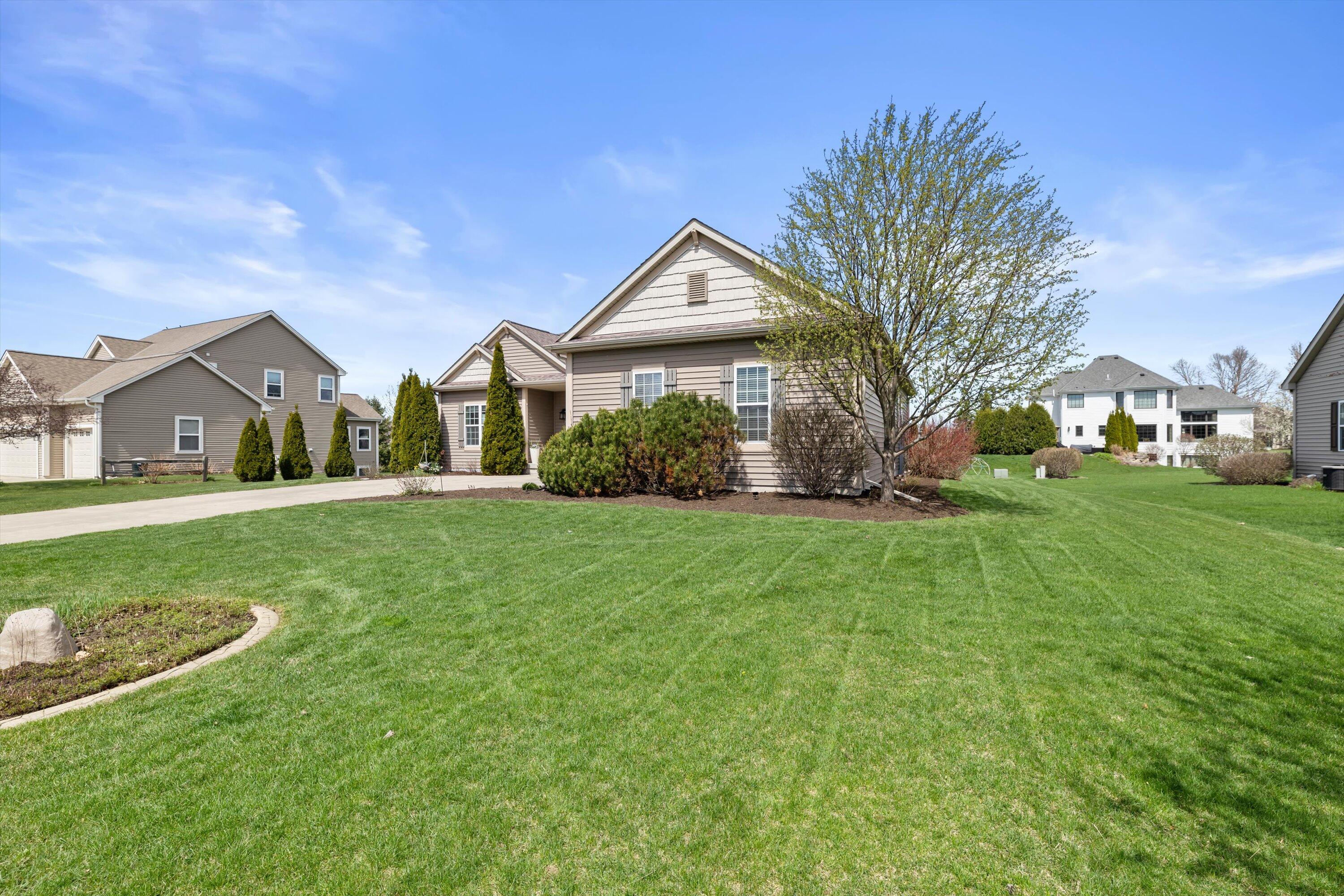 N42W22814 Beacon Ct