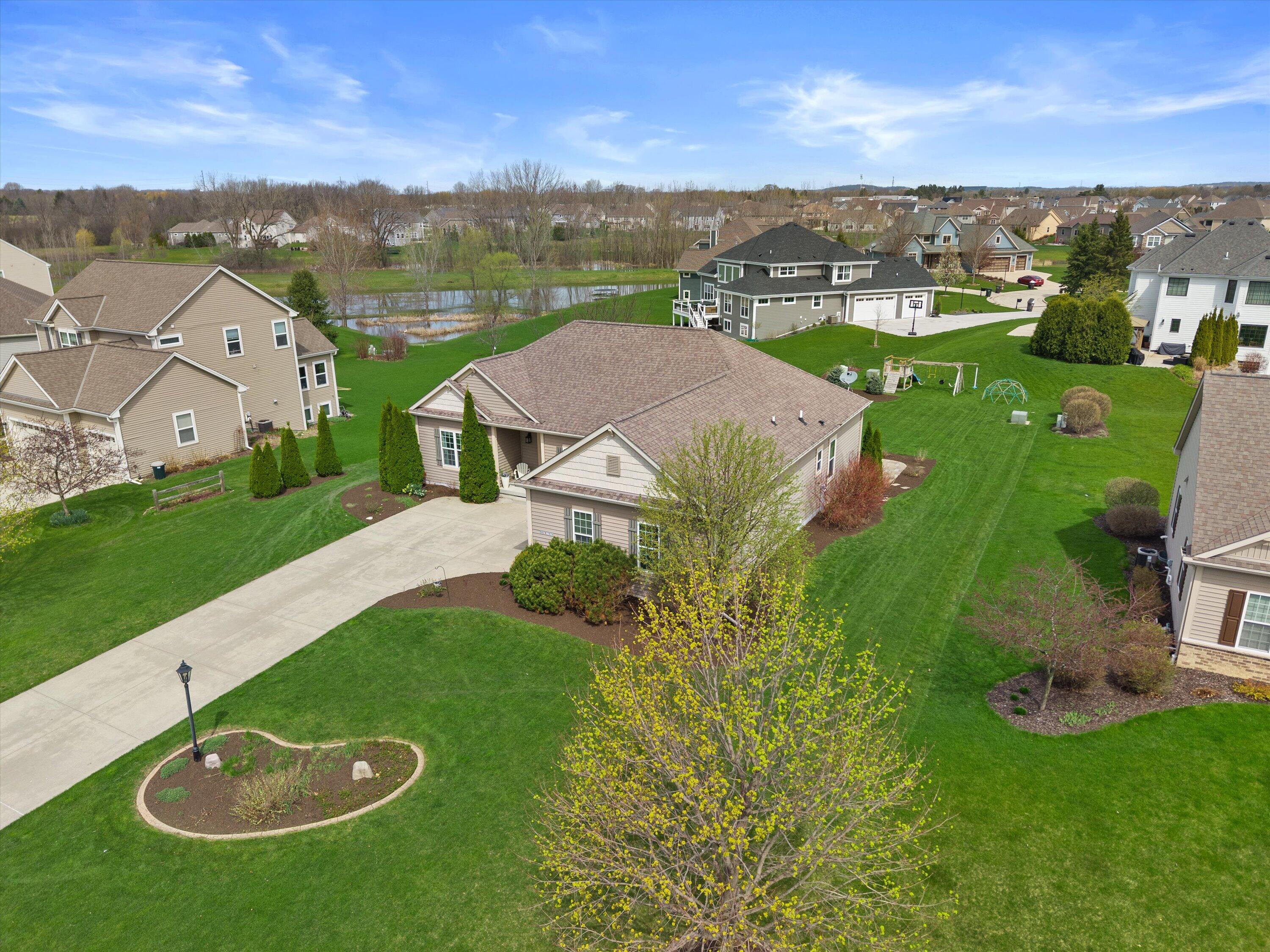 N42W22814 Beacon Ct