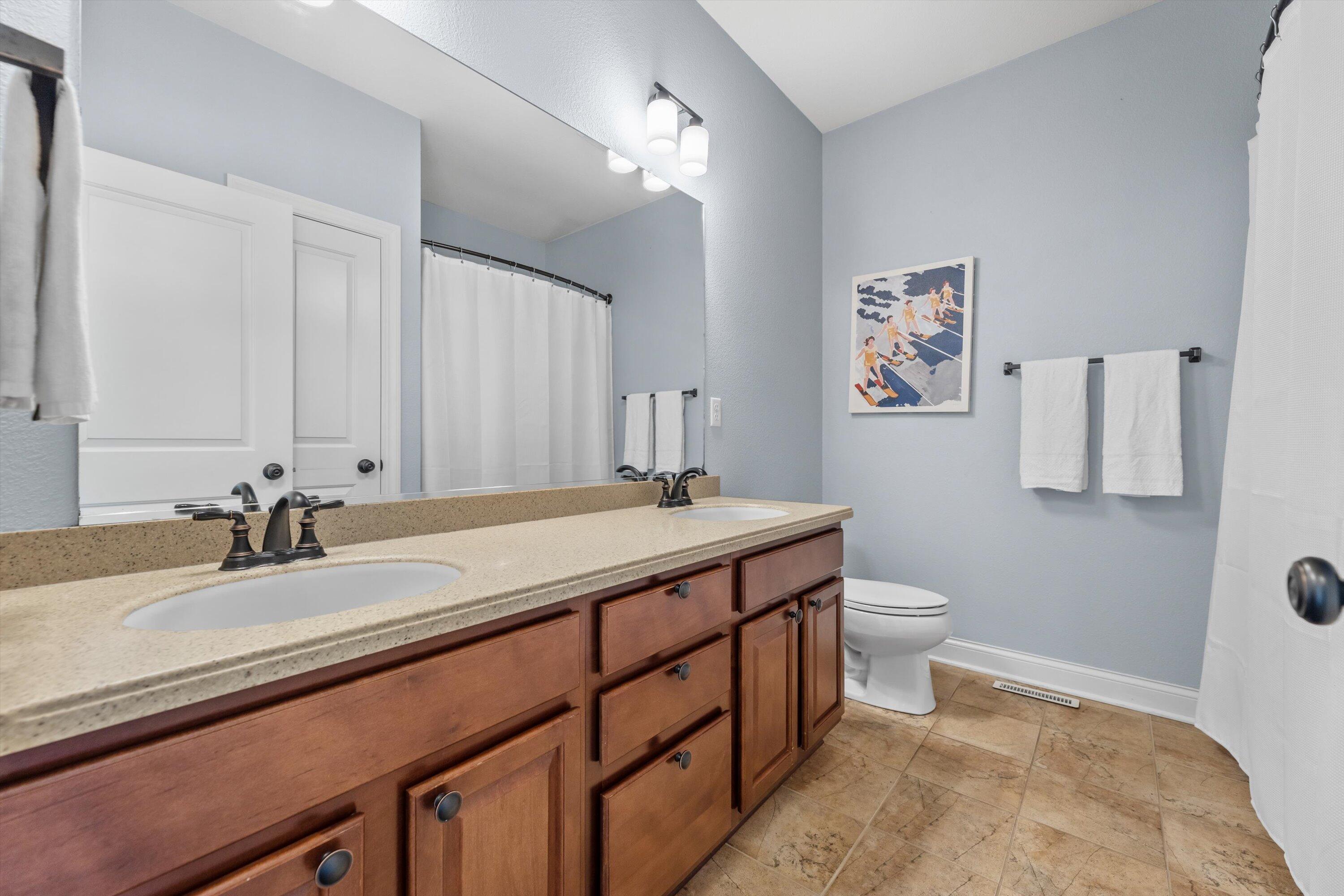 N42W22814 Beacon Ct