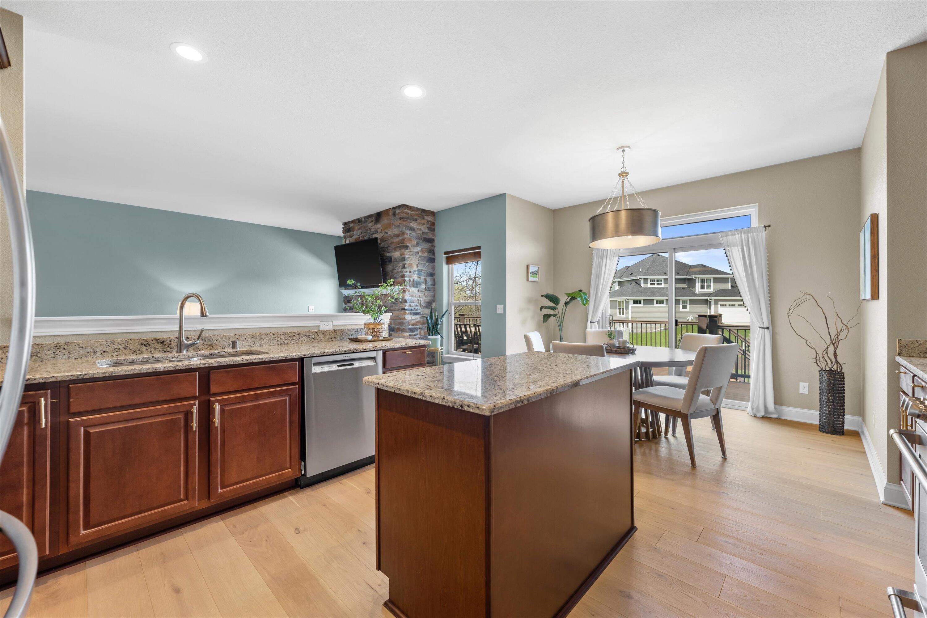 N42W22814 Beacon Ct