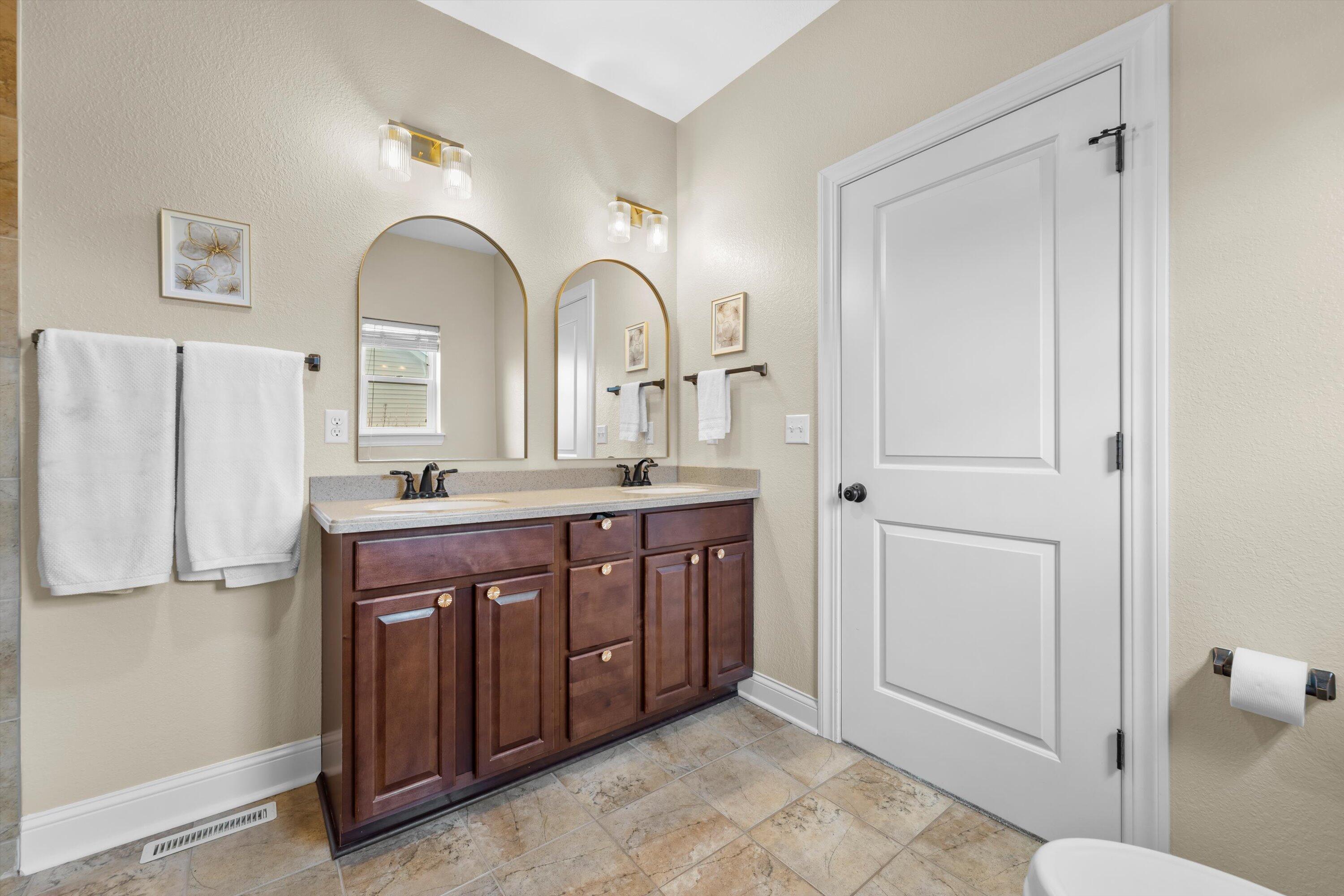 N42W22814 Beacon Ct