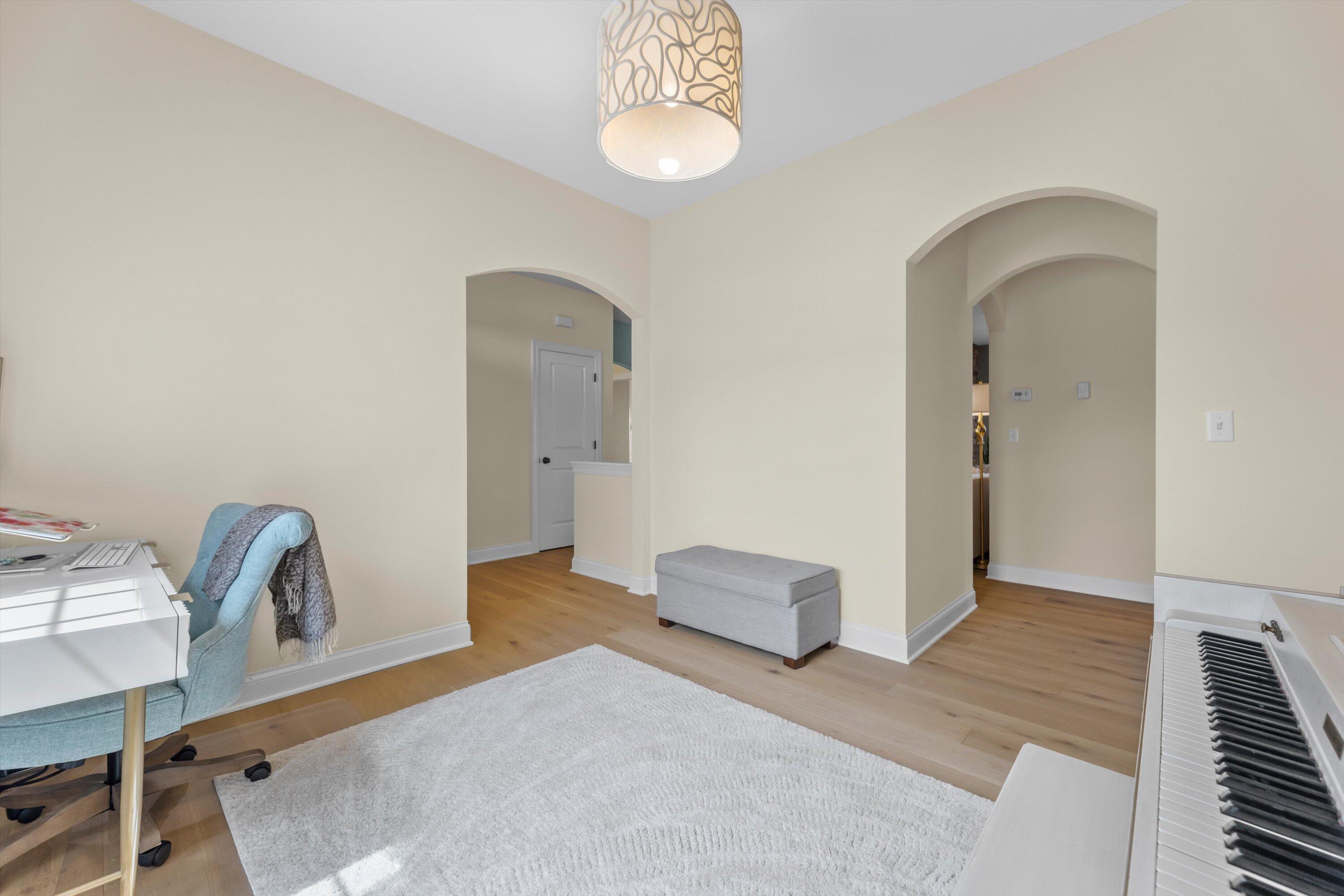 N42W22814 Beacon Ct