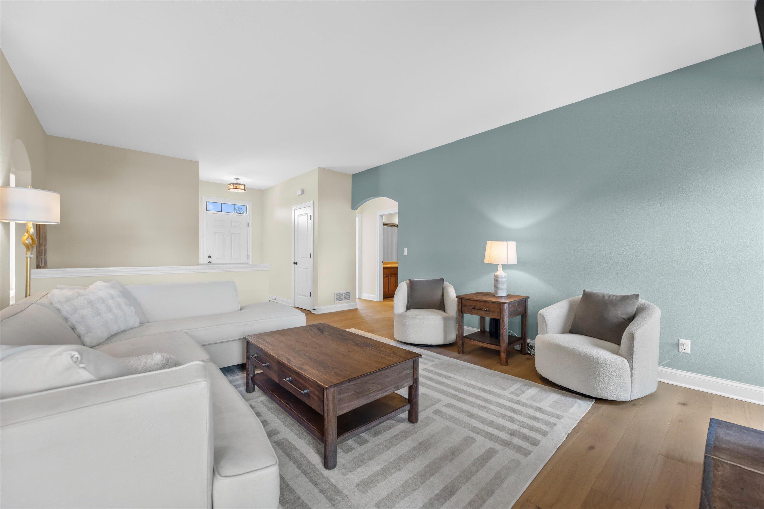 N42W22814 Beacon Ct