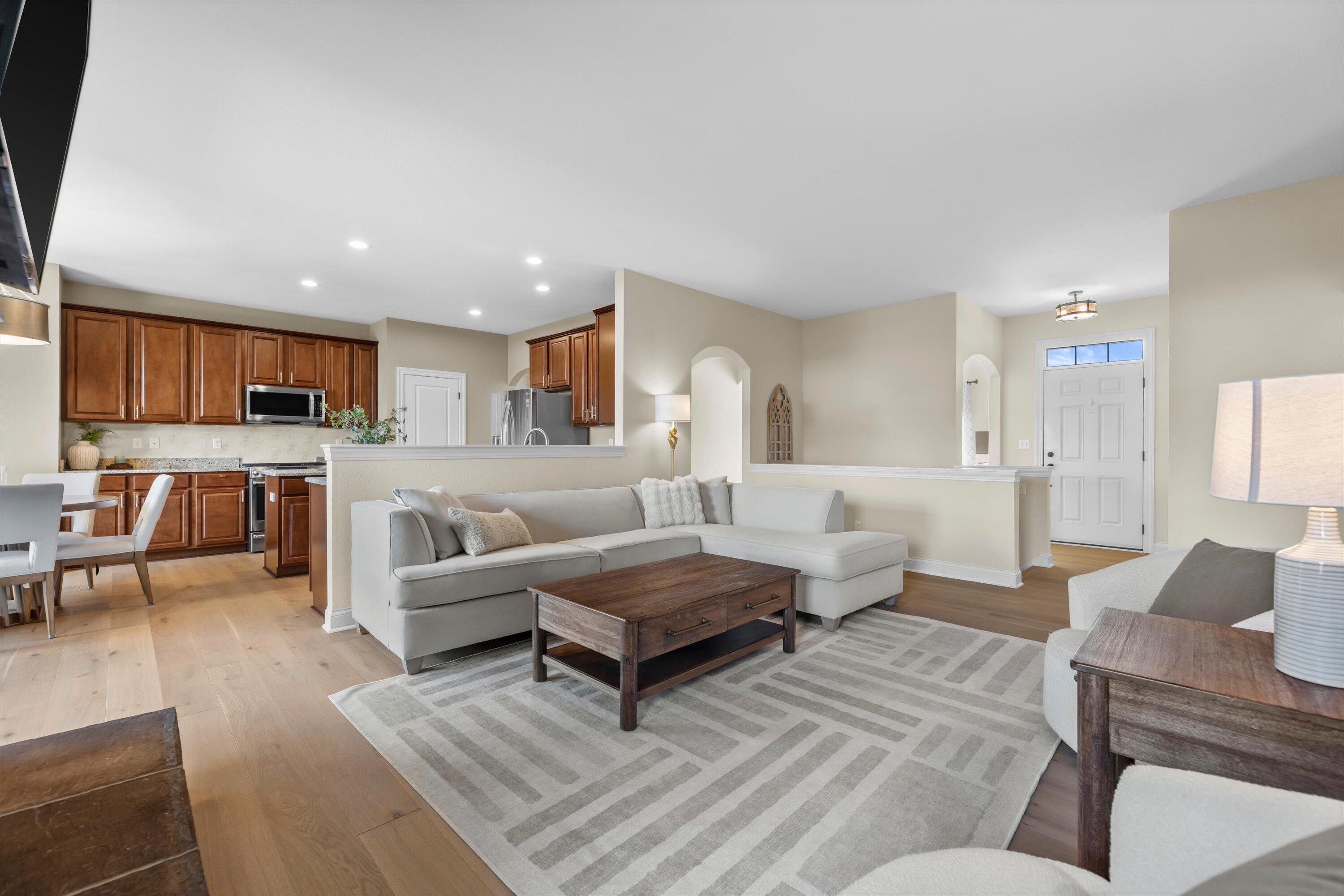 N42W22814 Beacon Ct