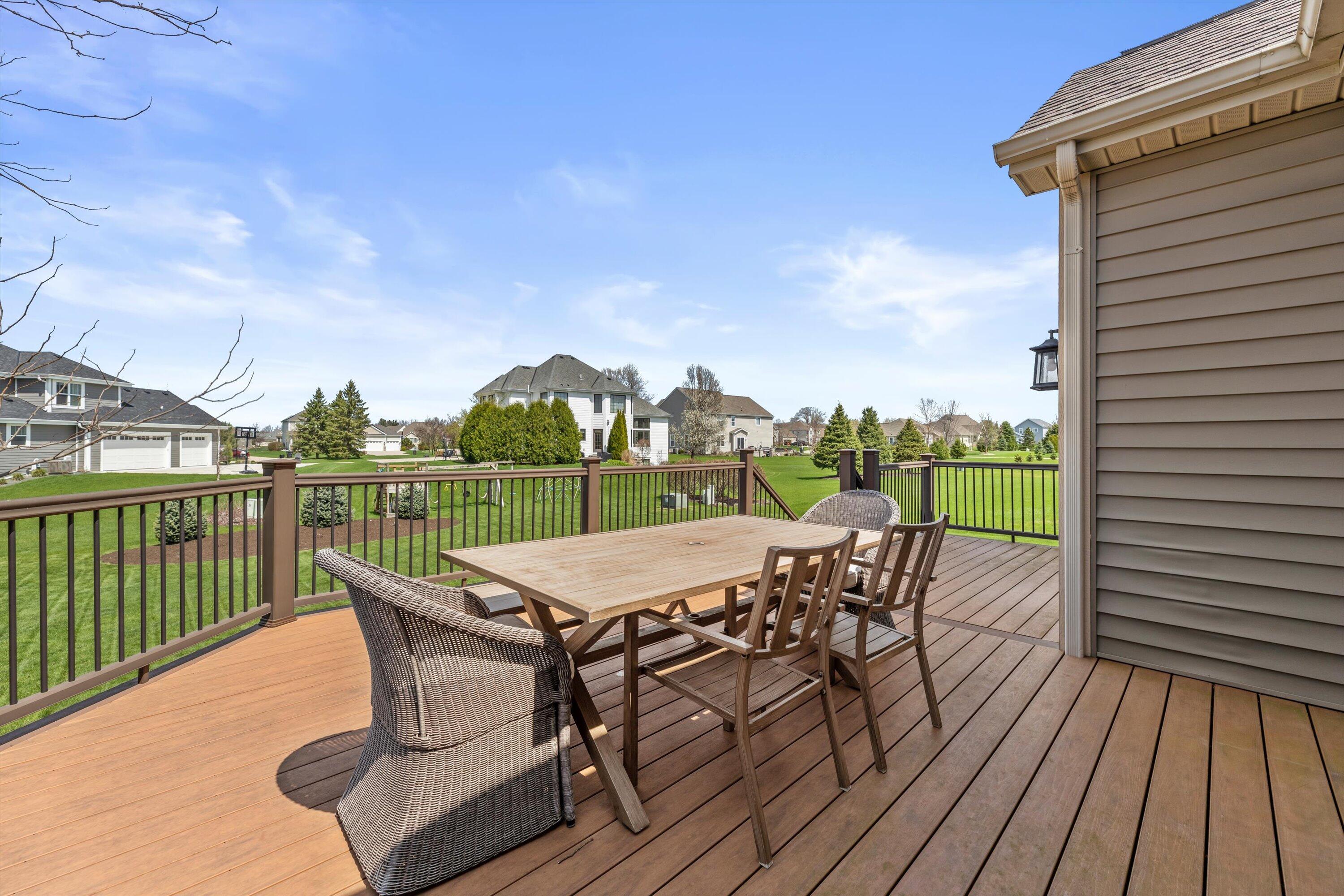 N42W22814 Beacon Ct