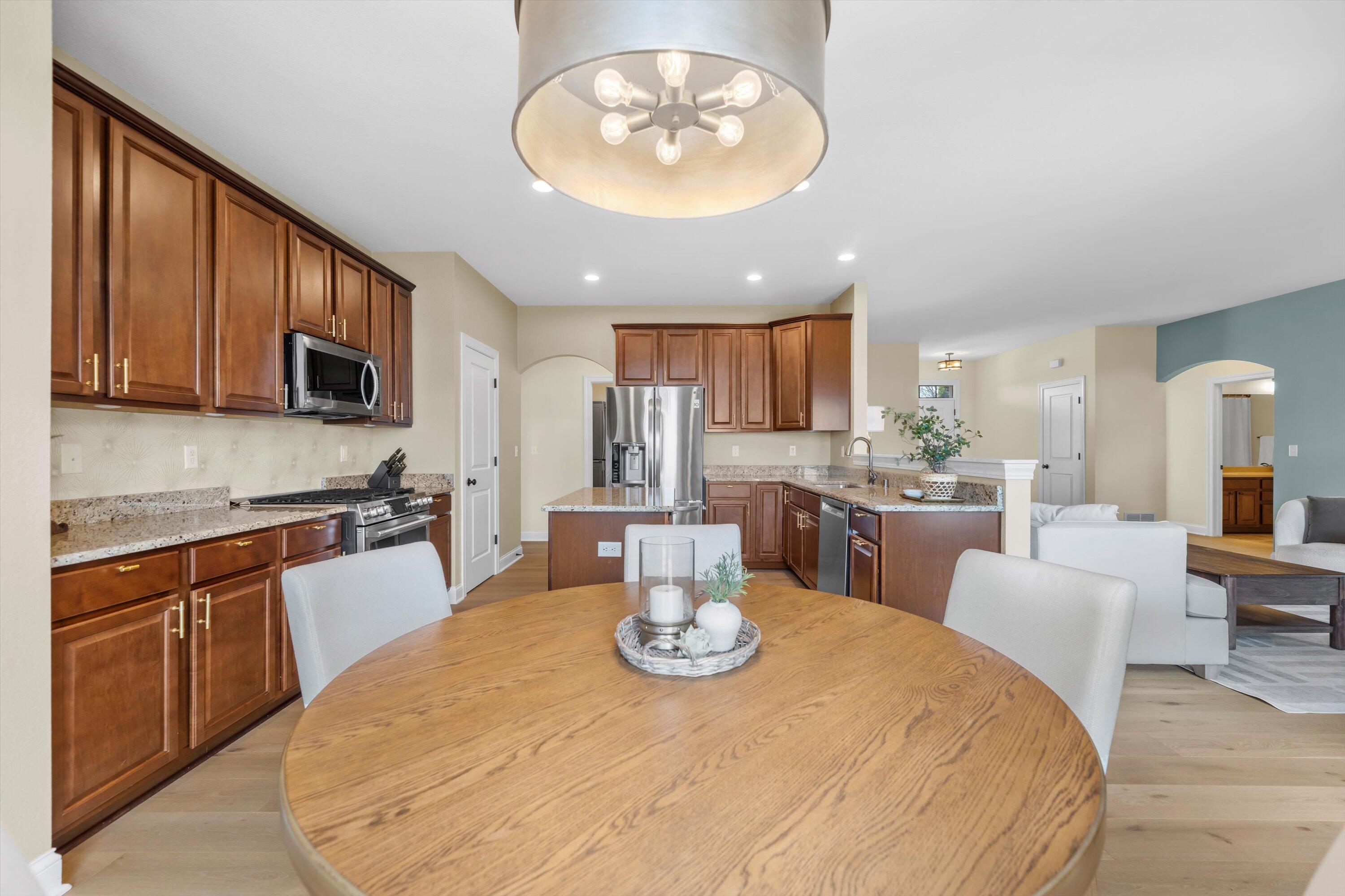 N42W22814 Beacon Ct