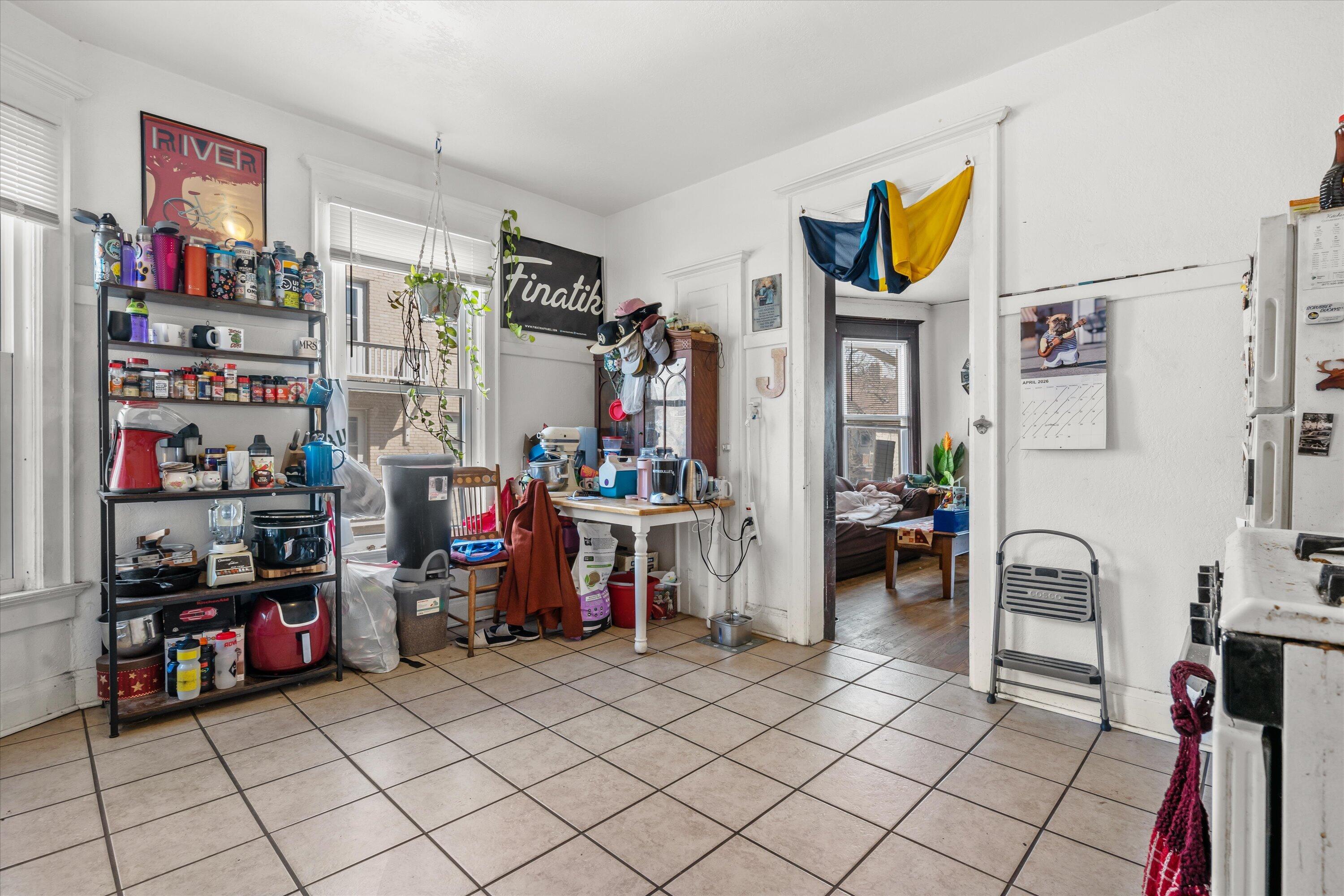 518 E Lloyd St Unit: 520