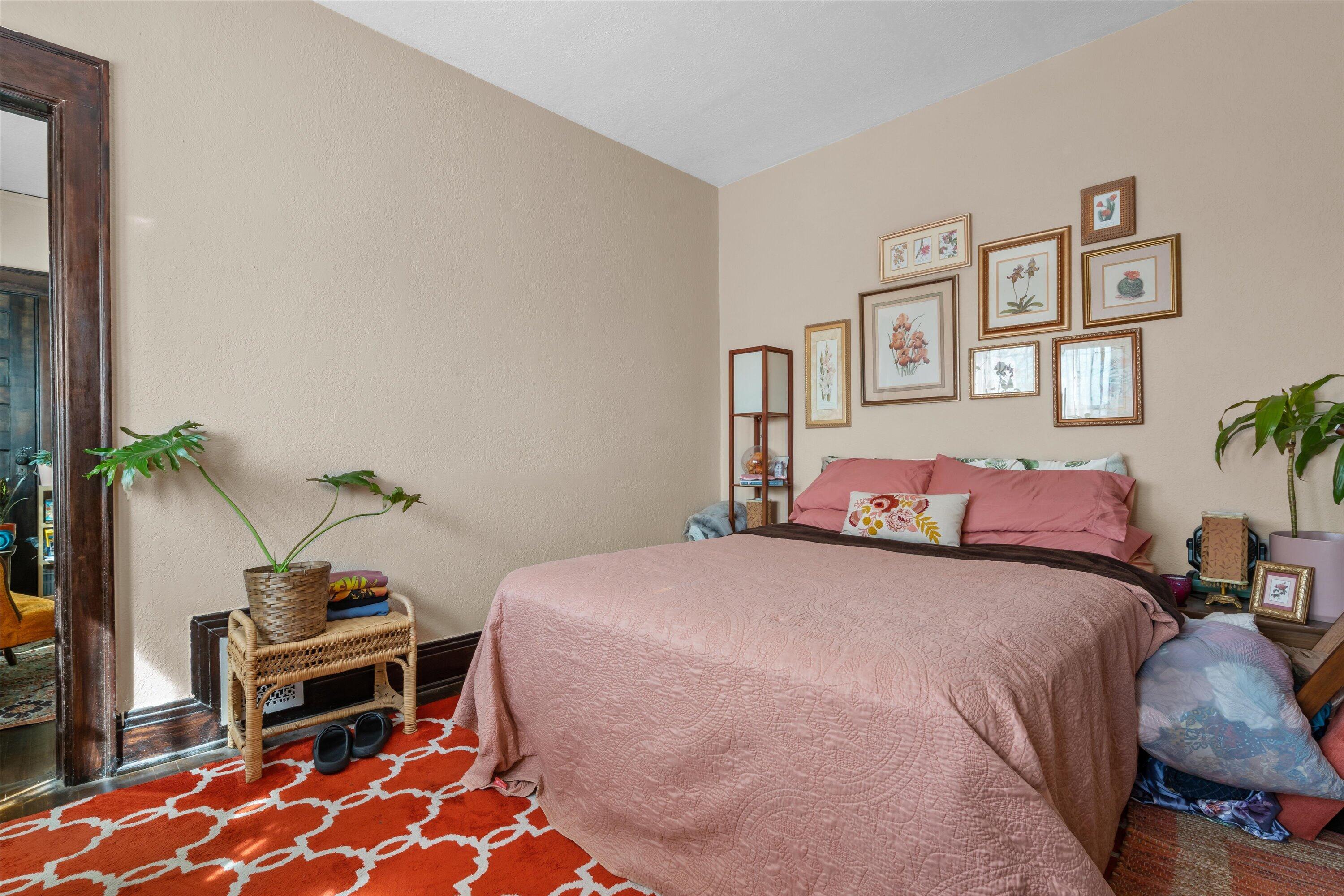 518 E Lloyd St Unit: 520