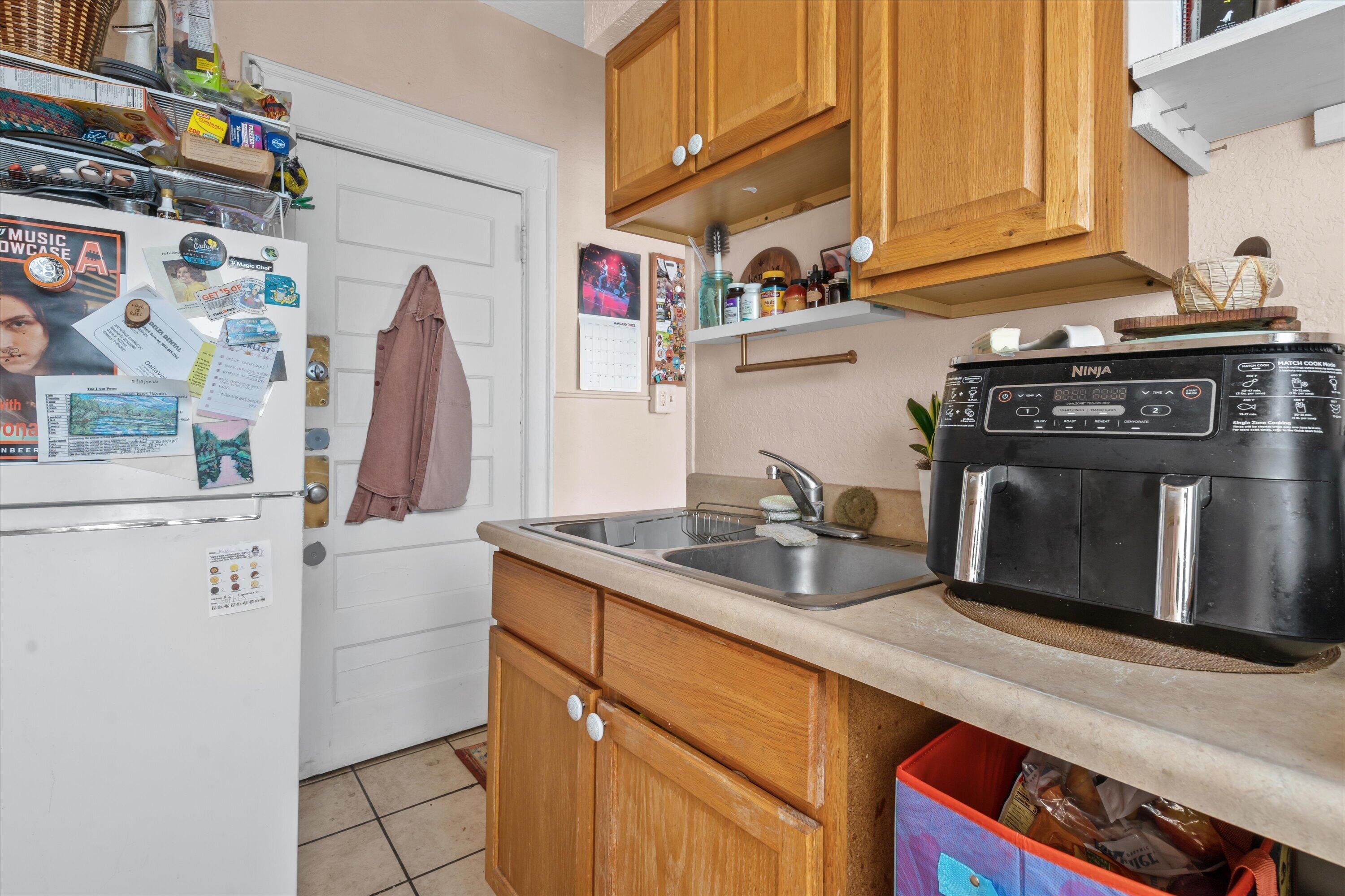 518 E Lloyd St Unit: 520