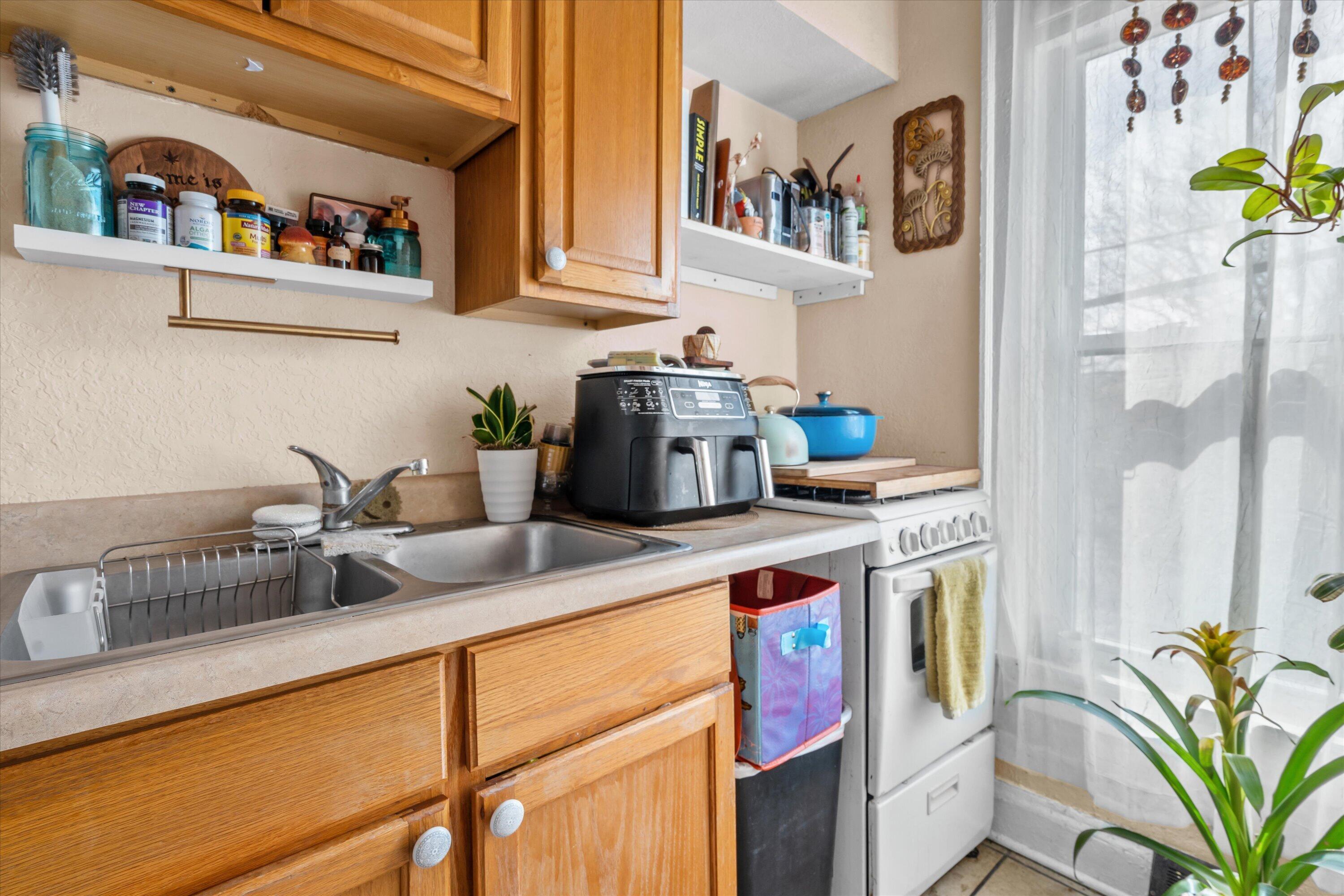 518 E Lloyd St Unit: 520