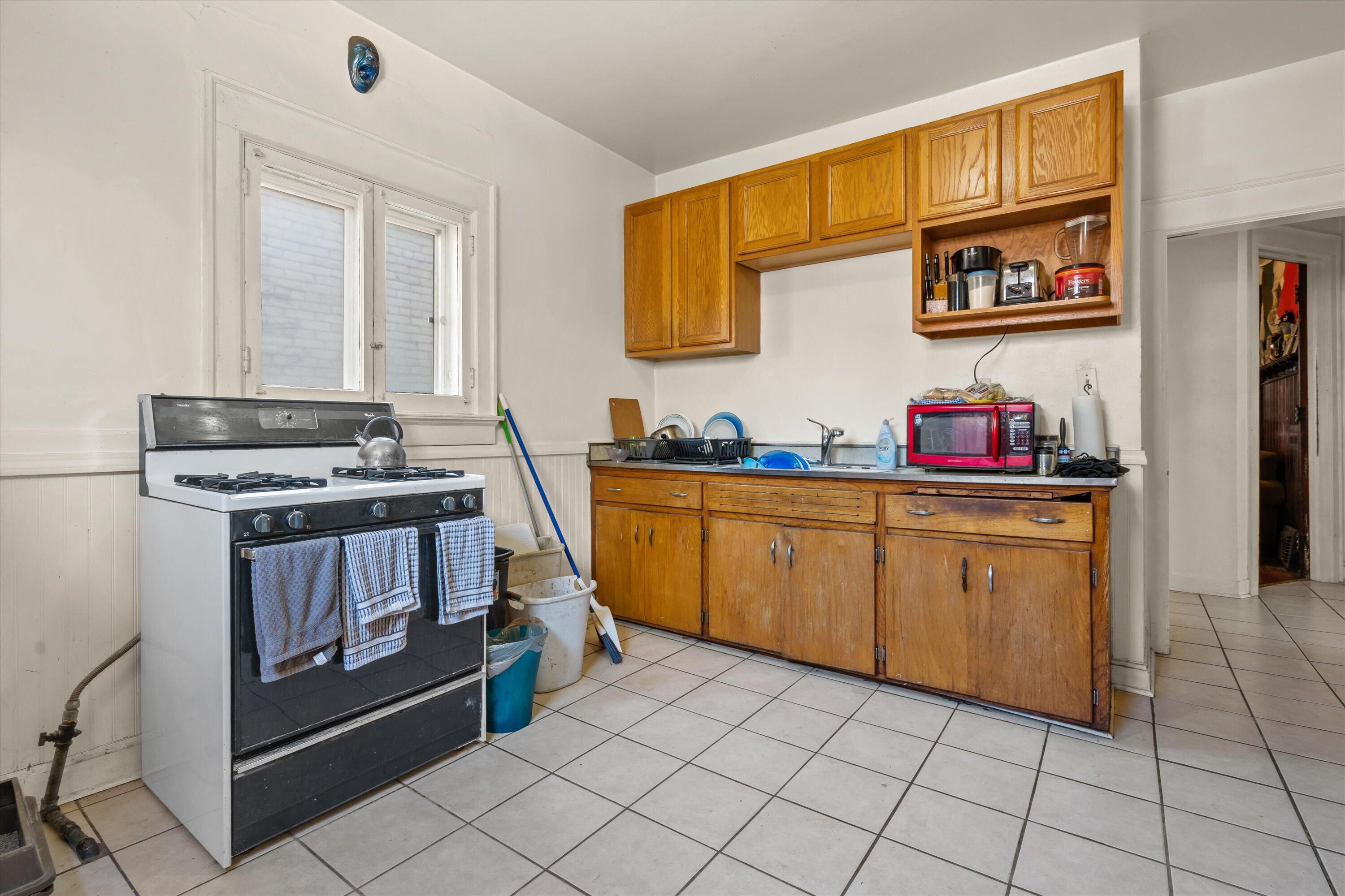518 E Lloyd St Unit: 520