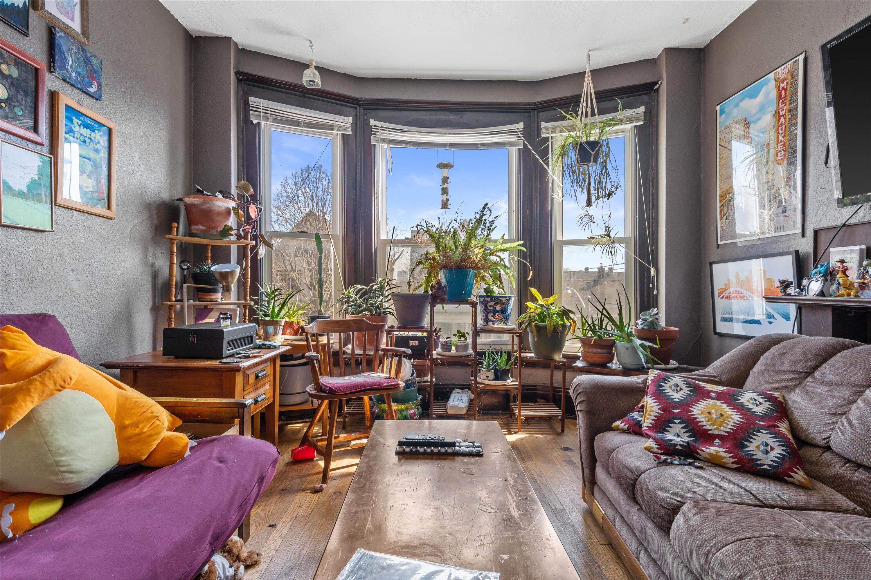 518 E Lloyd St Unit: 520