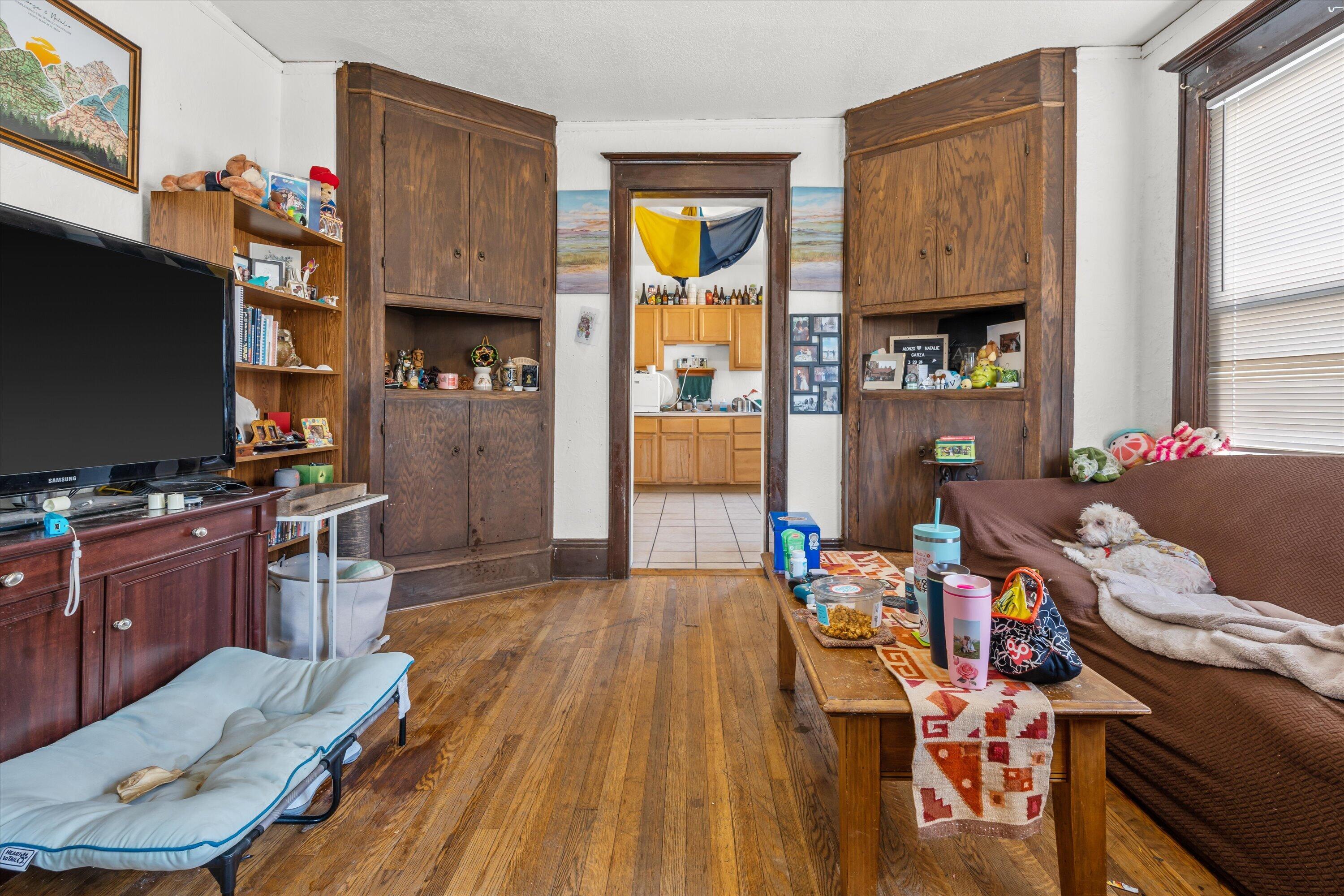 518 E Lloyd St Unit: 520