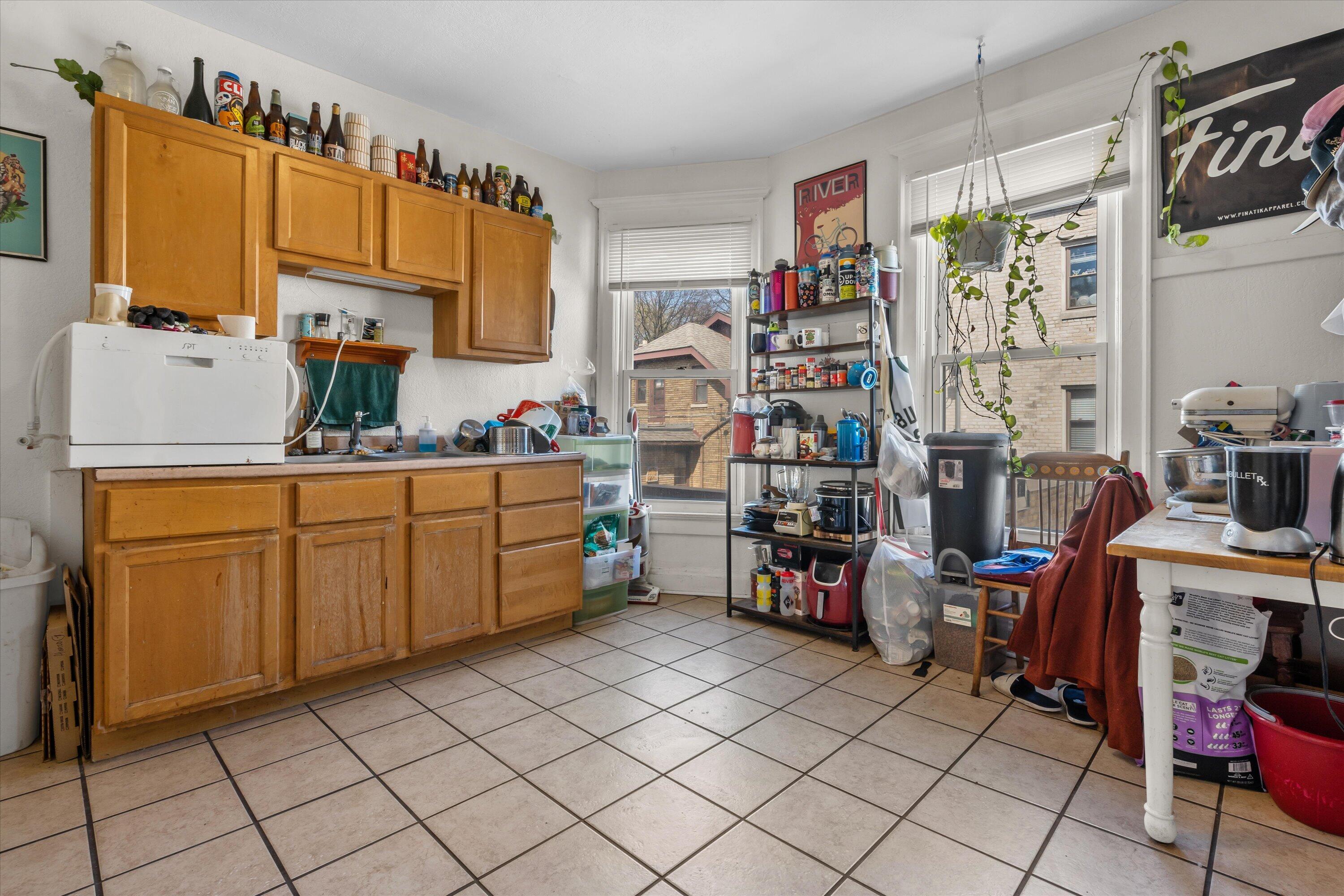 518 E Lloyd St Unit: 520