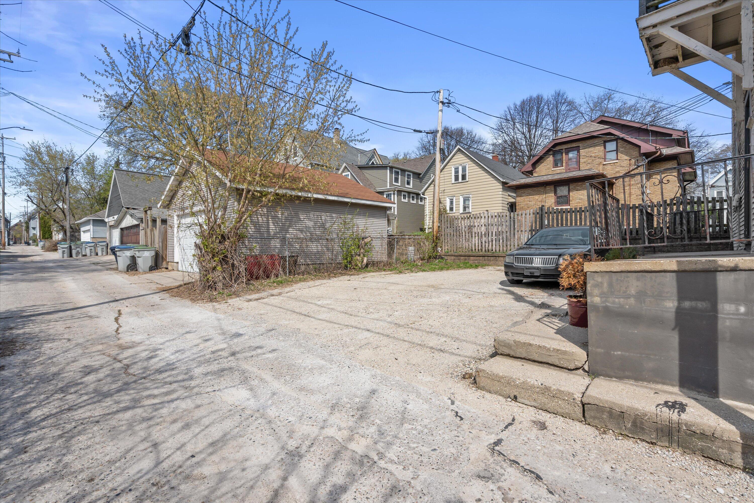 518 E Lloyd St Unit: 520