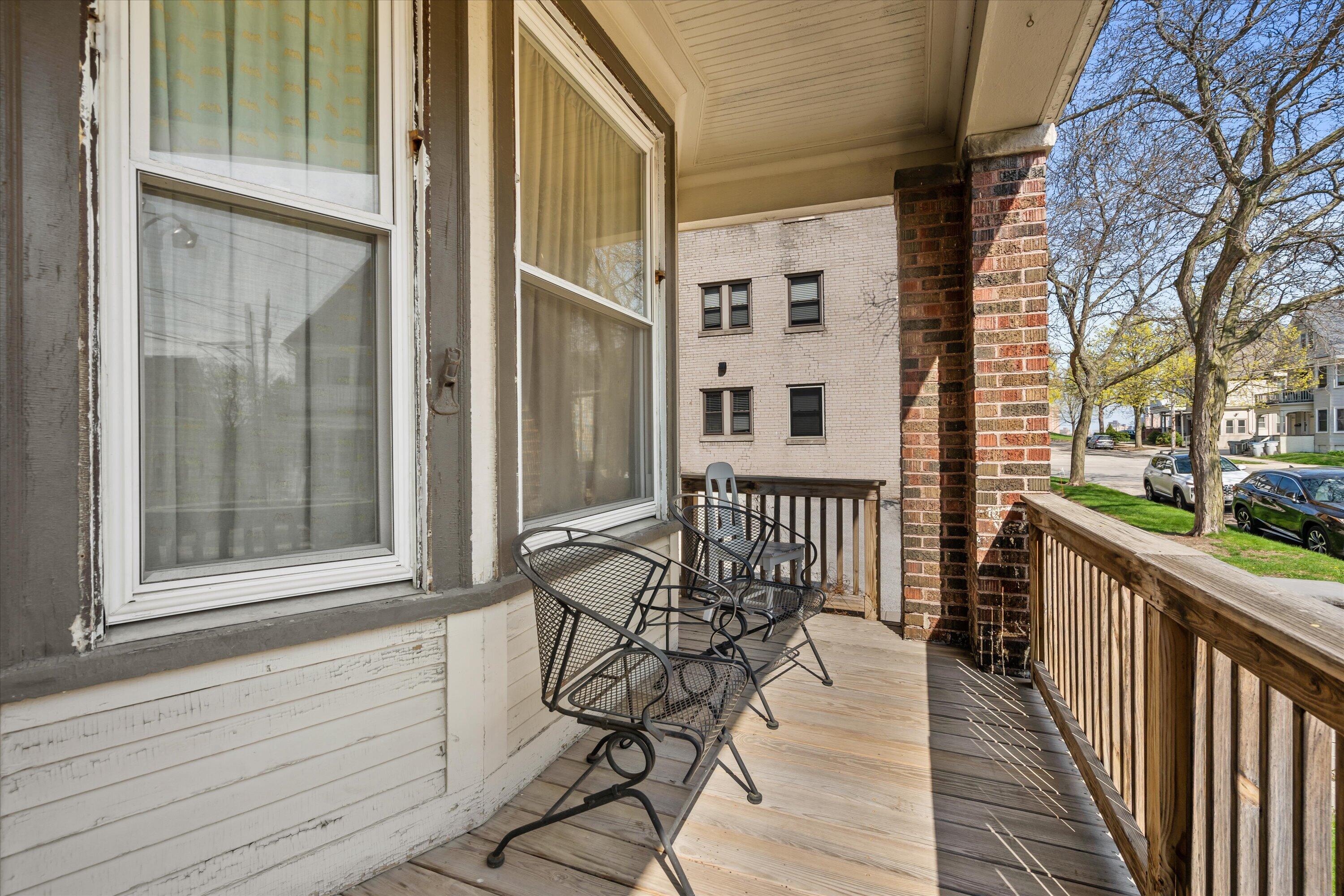 518 E Lloyd St Unit: 520