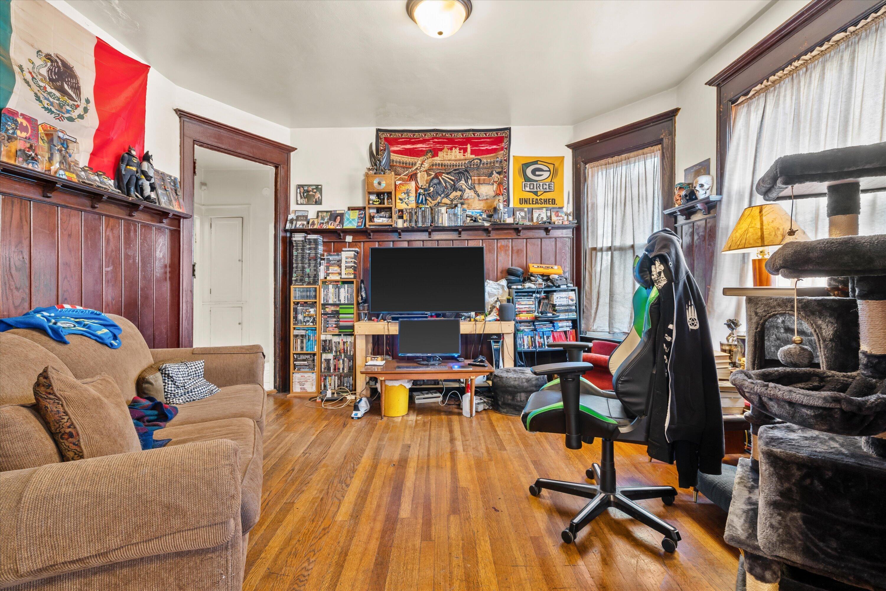 518 E Lloyd St Unit: 520