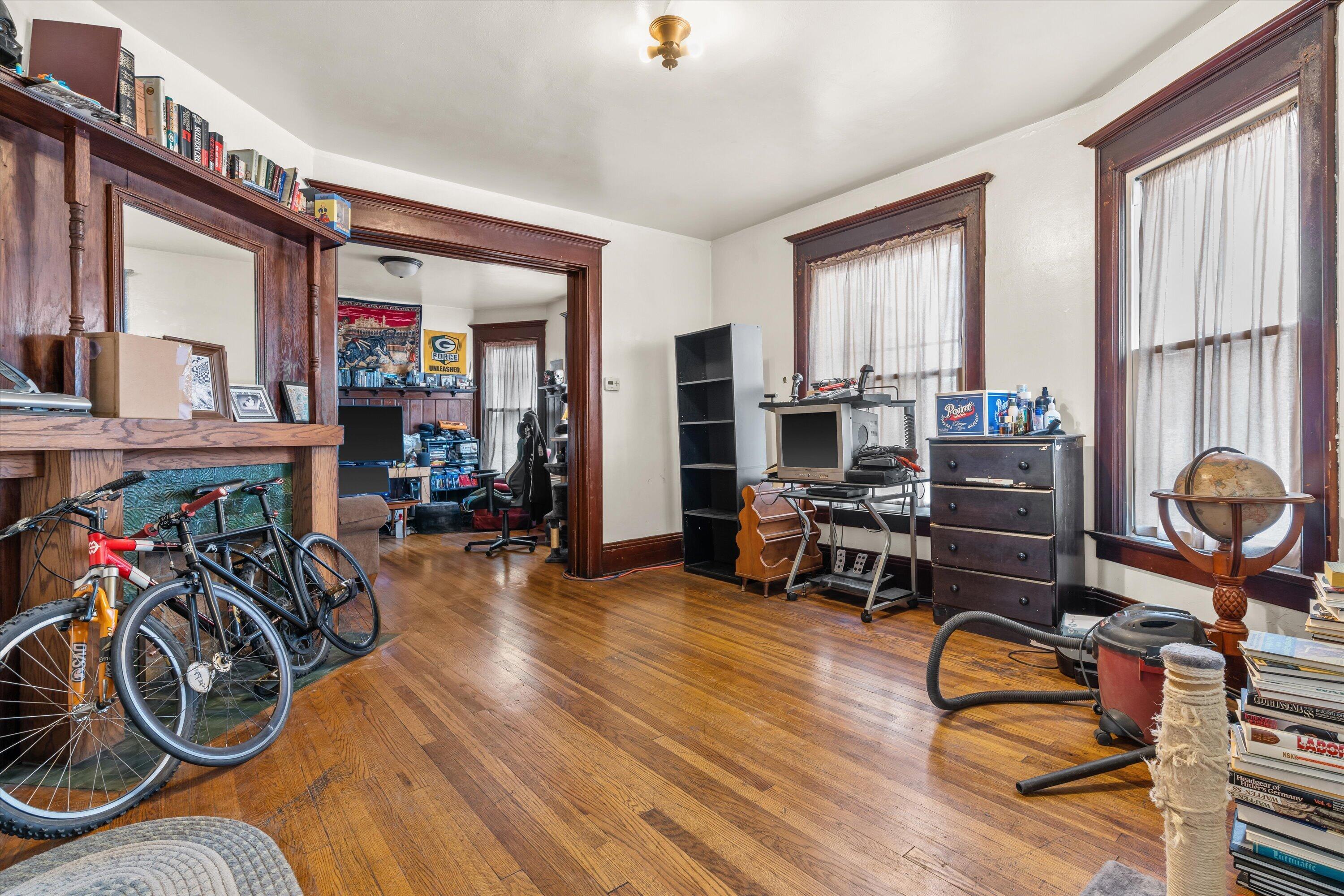 518 E Lloyd St Unit: 520