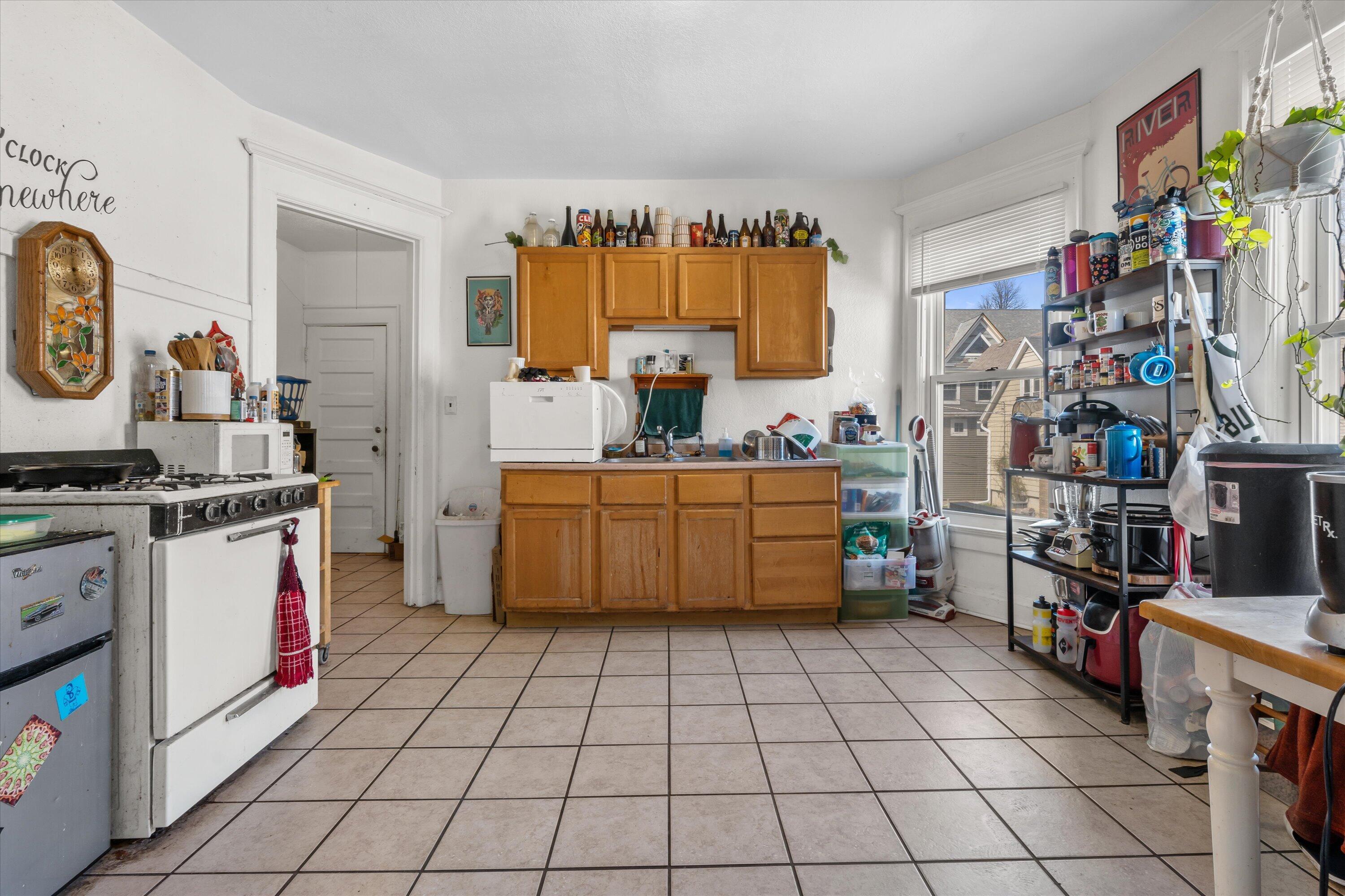 518 E Lloyd St Unit: 520