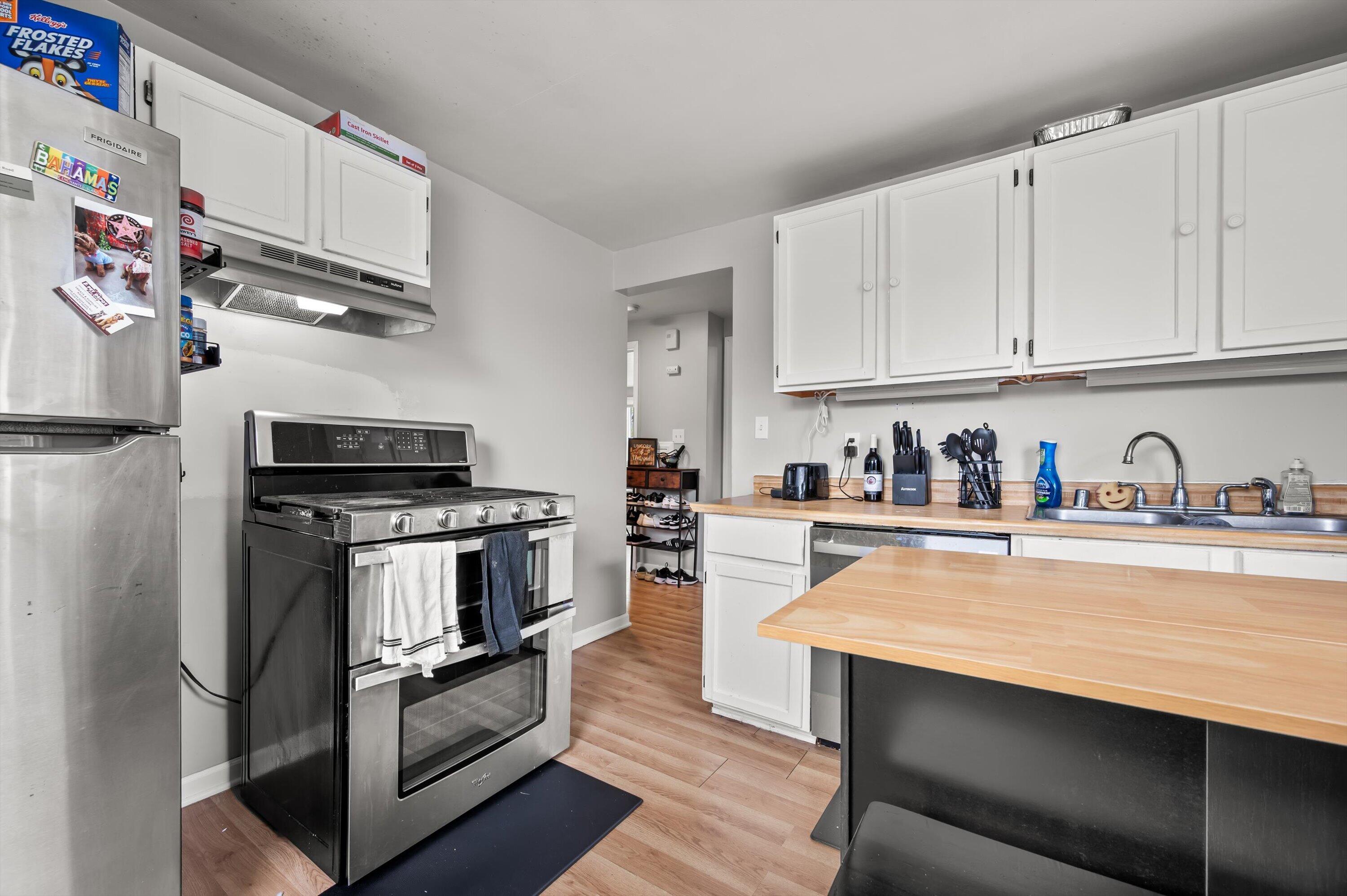 3223 N 84th St Unit: 3225