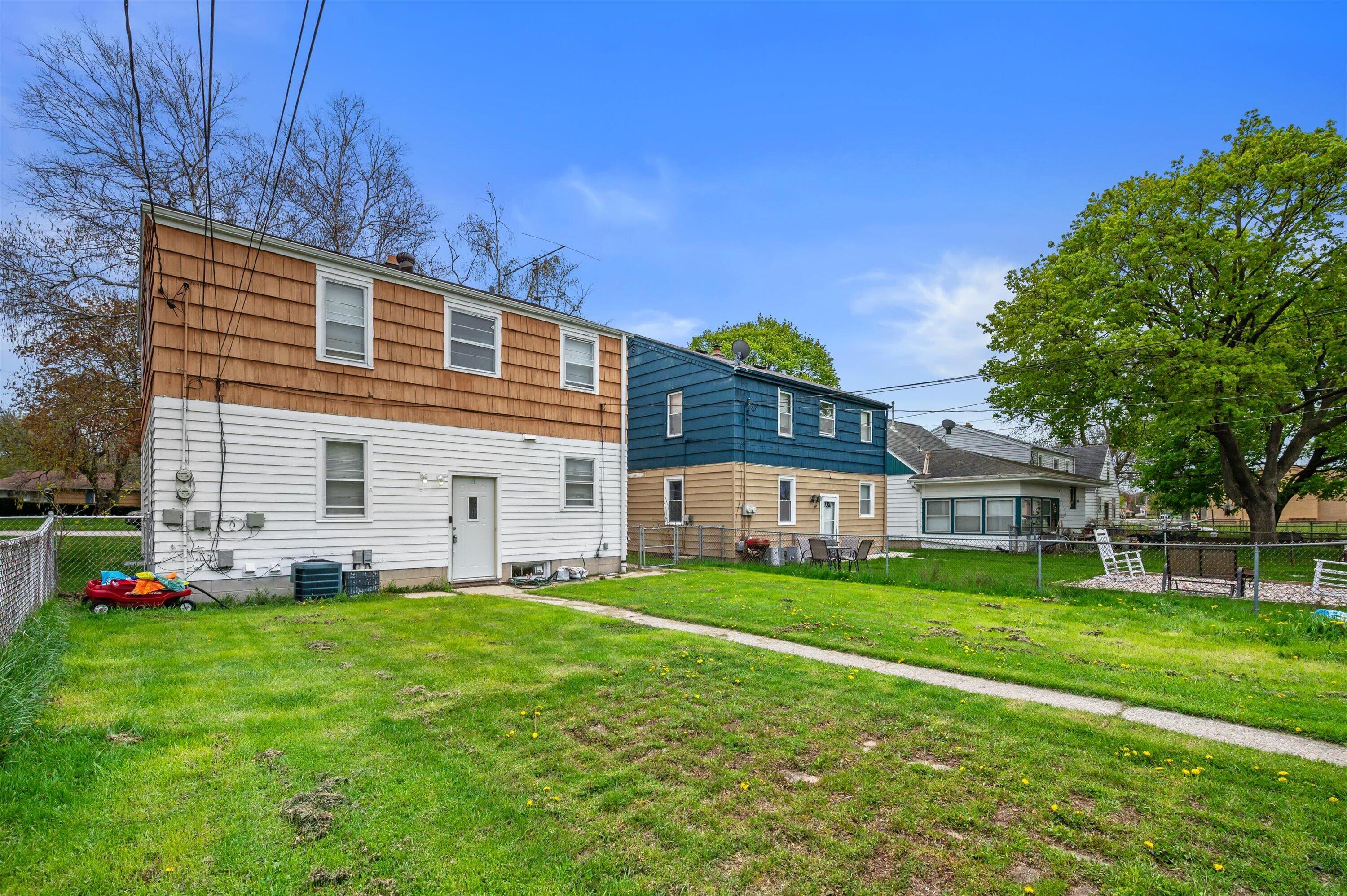 3223 N 84th St Unit: 3225