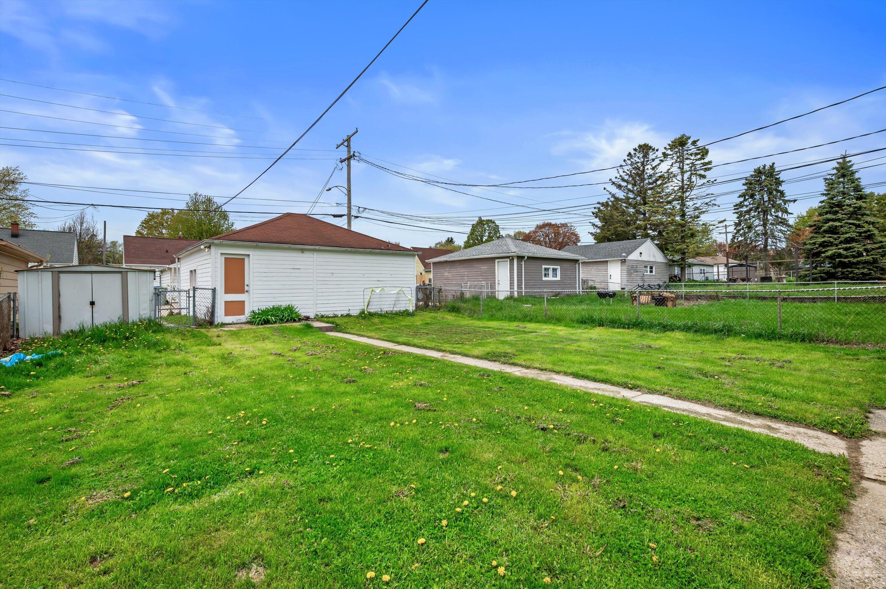3223 N 84th St Unit: 3225