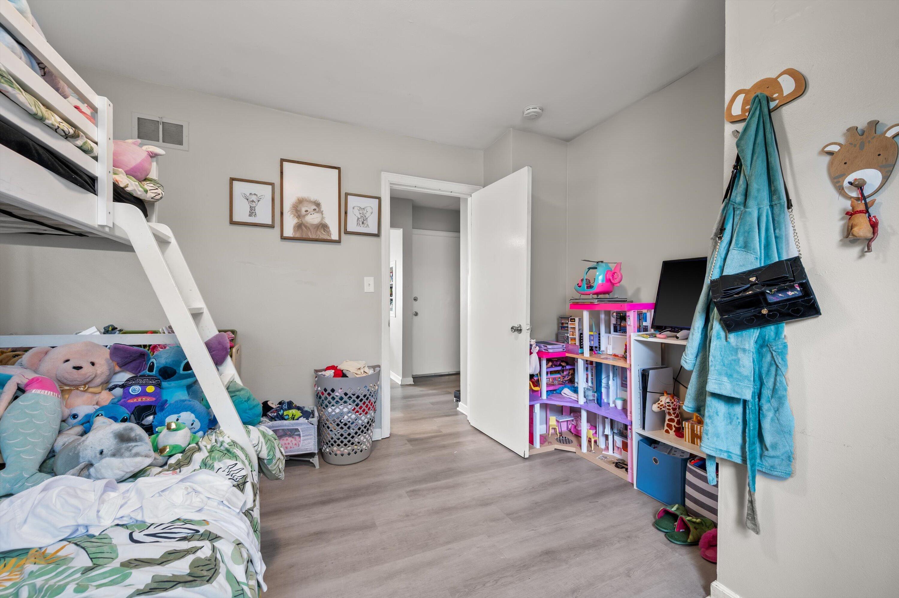 3223 N 84th St Unit: 3225