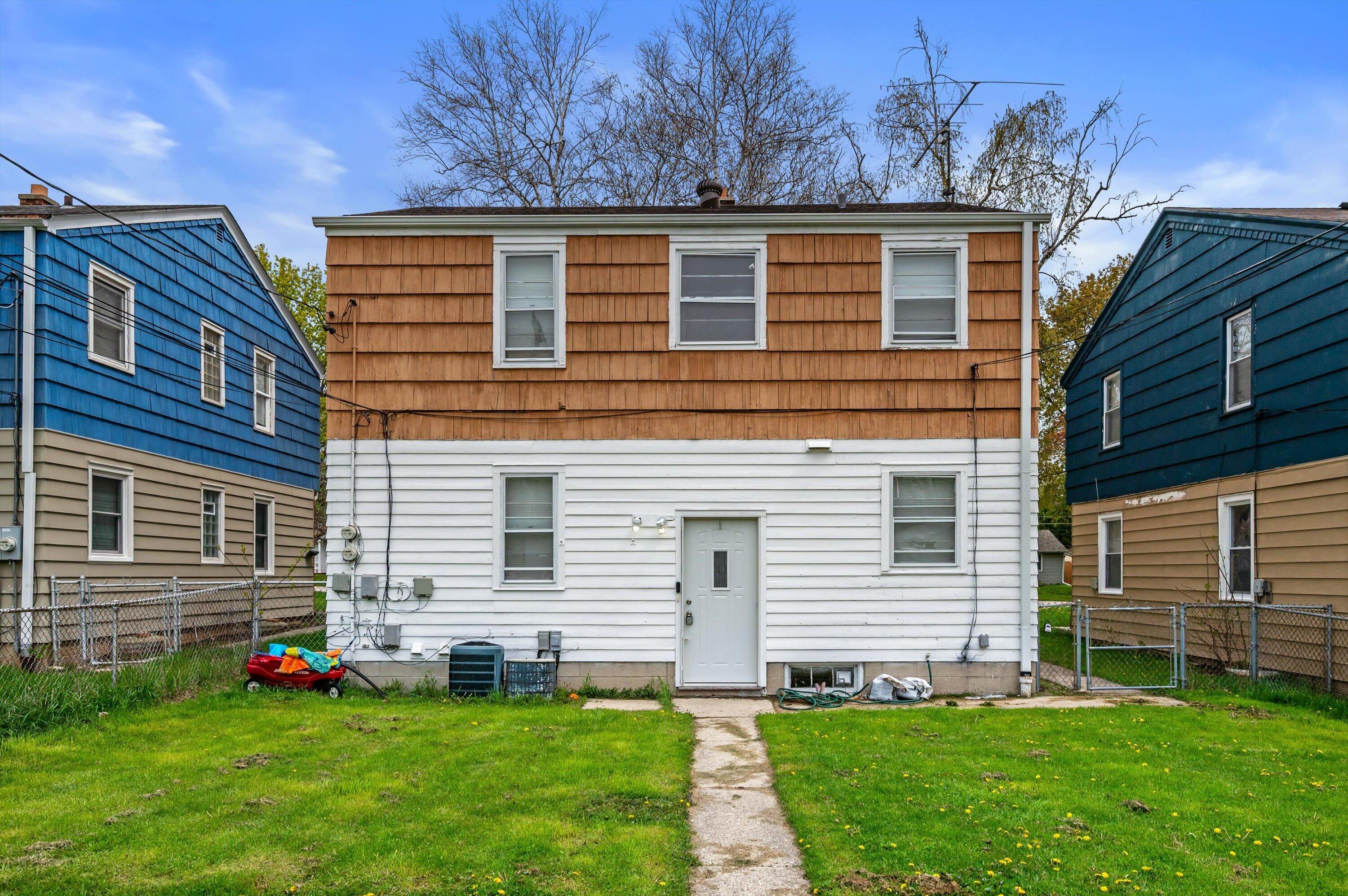 3223 N 84th St Unit: 3225