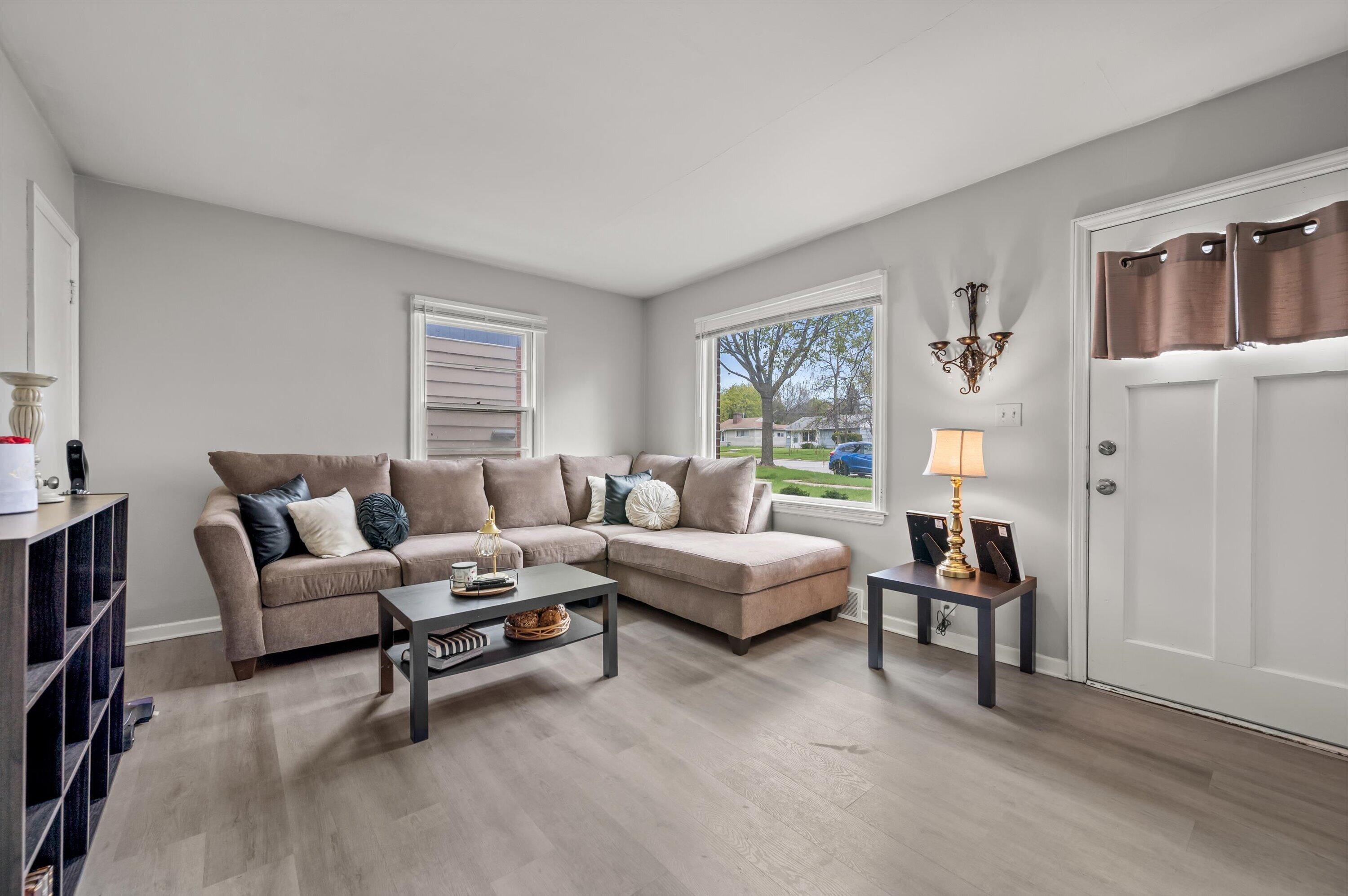3223 N 84th St Unit: 3225