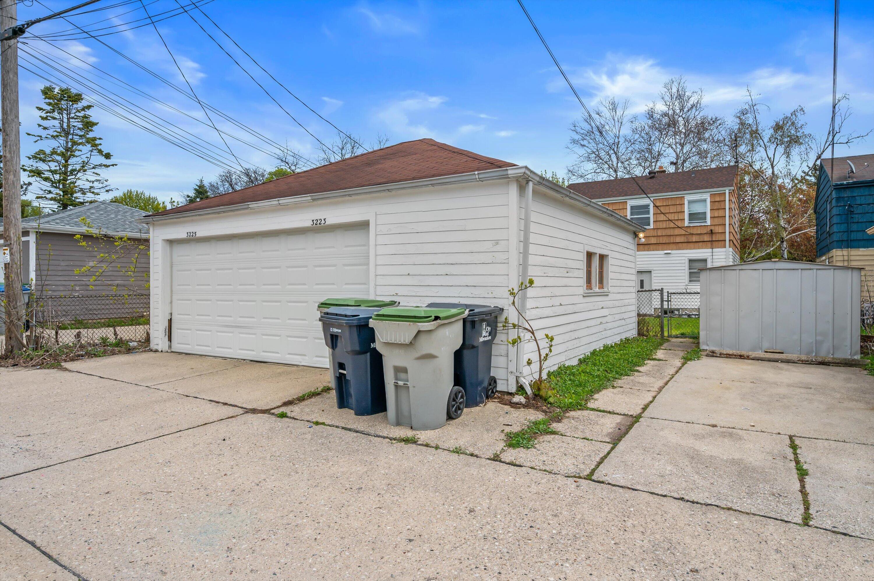 3223 N 84th St Unit: 3225