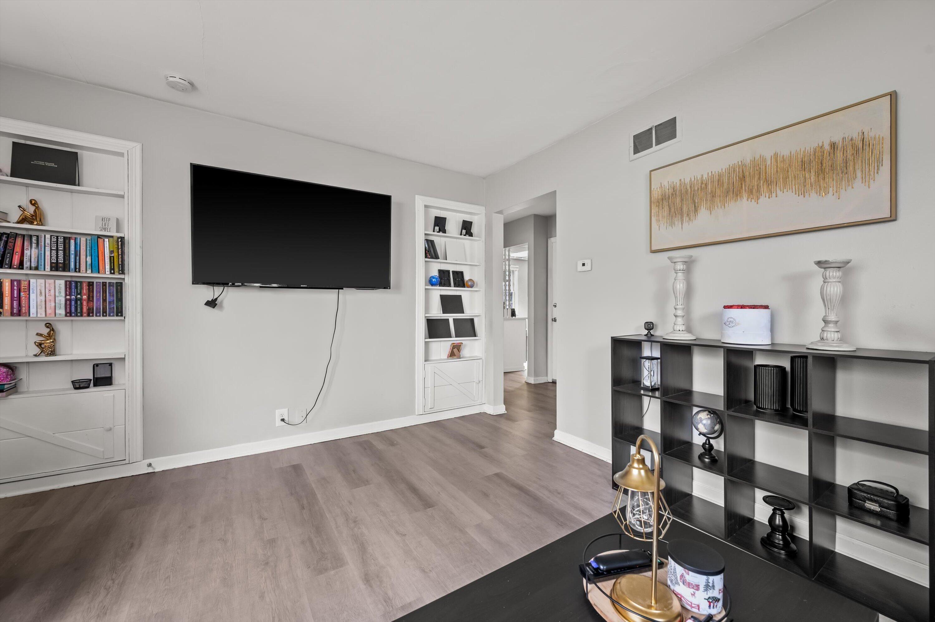 3223 N 84th St Unit: 3225
