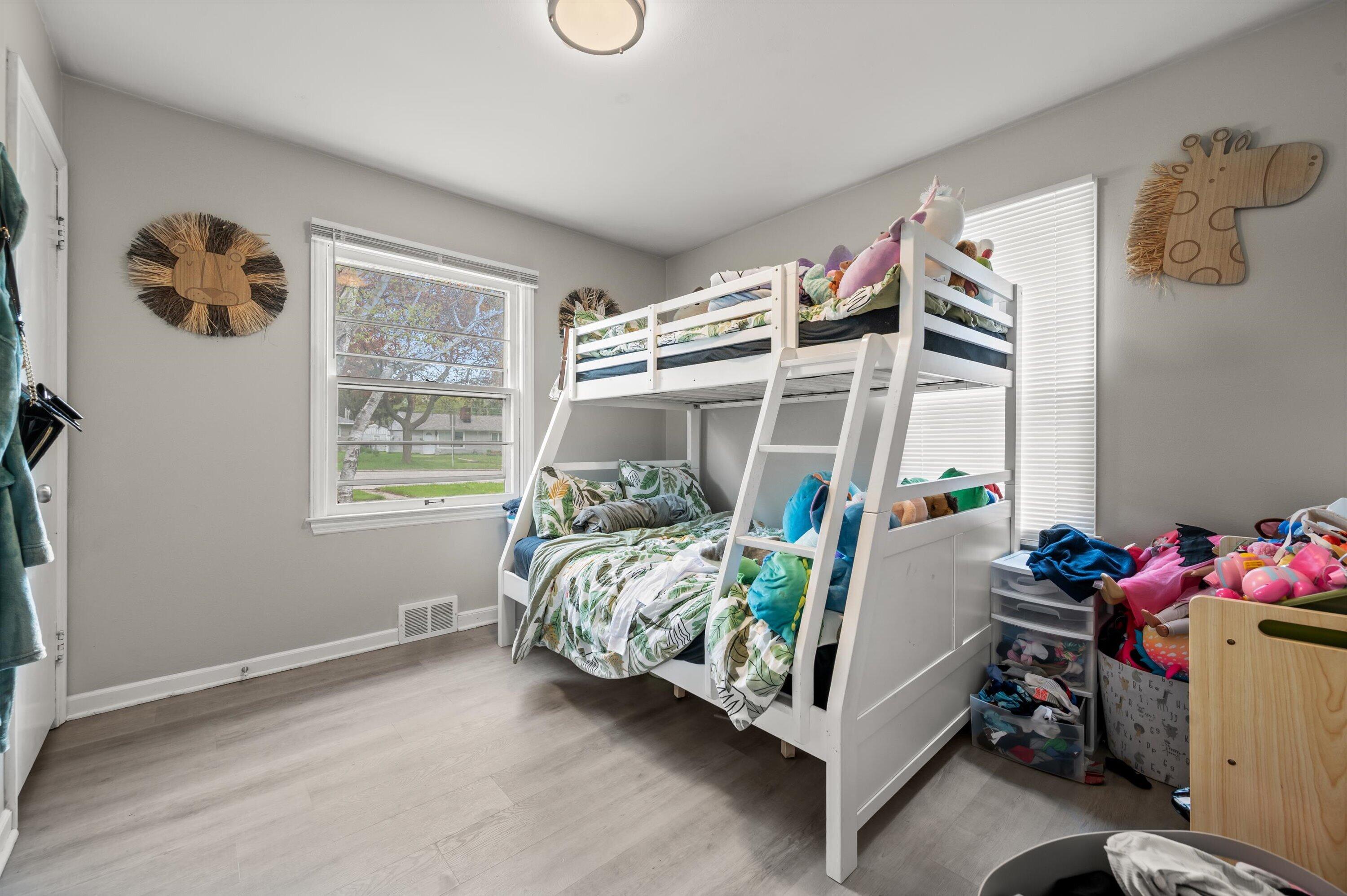 3223 N 84th St Unit: 3225