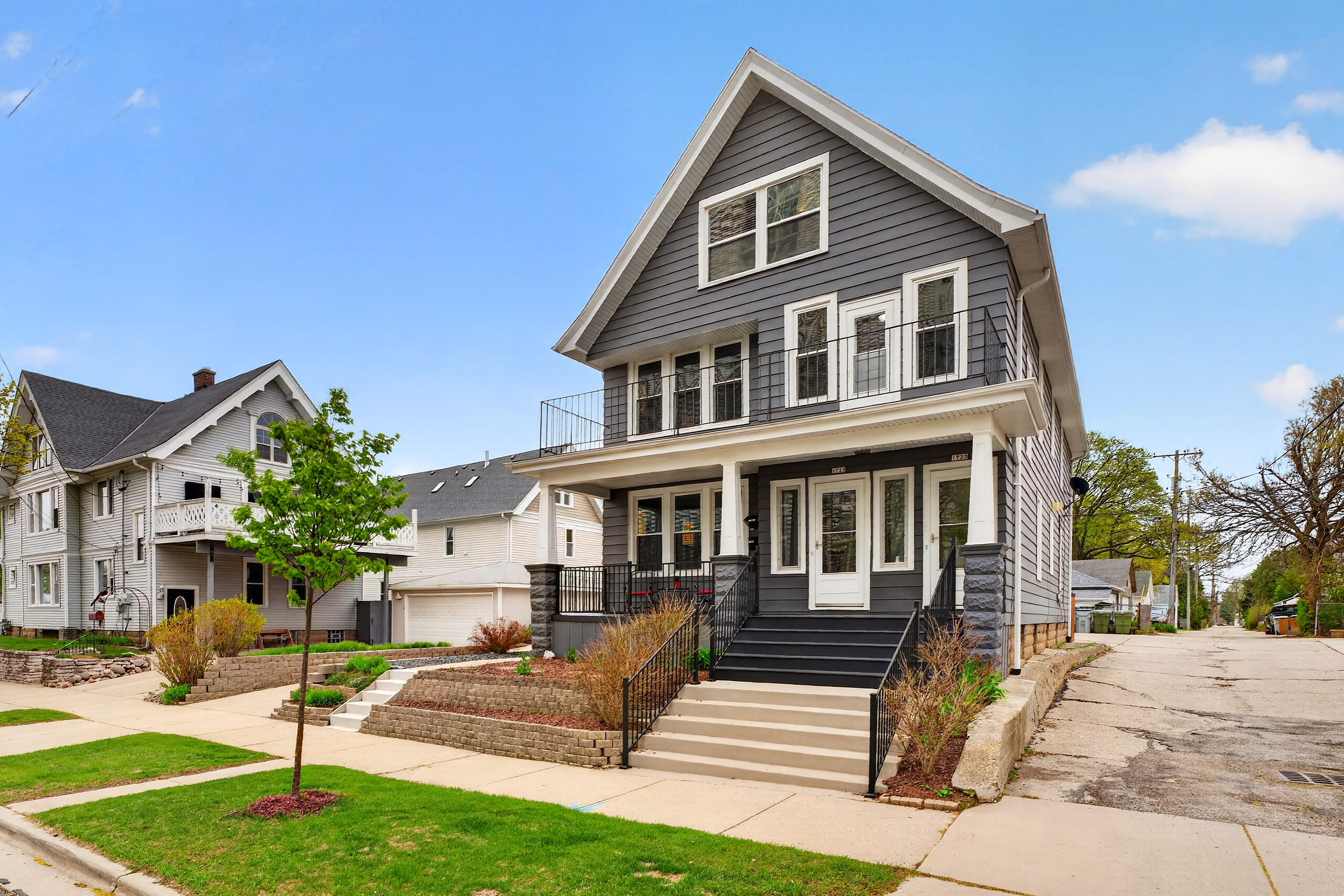 1723 E Ontario St, 1725