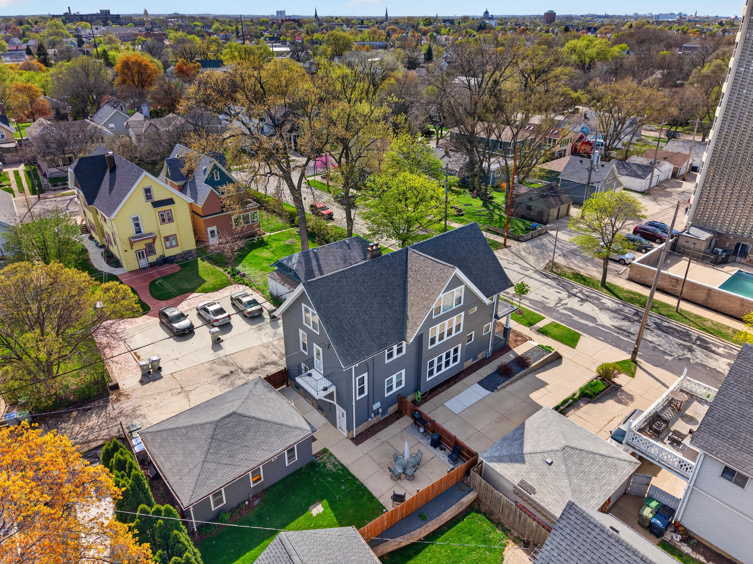 1723 E Ontario St, 1725