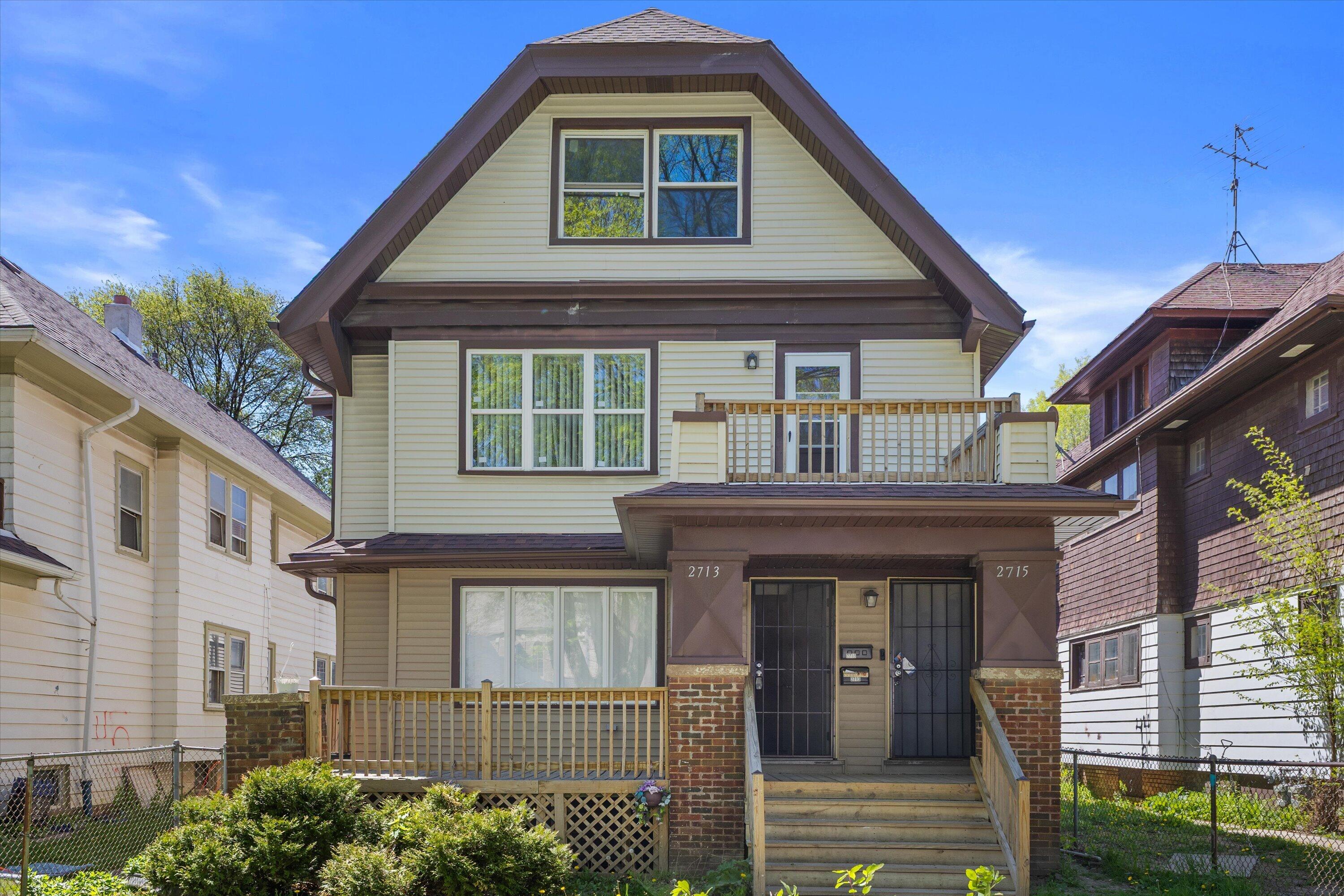 2713 N 44th St Unit: 2715