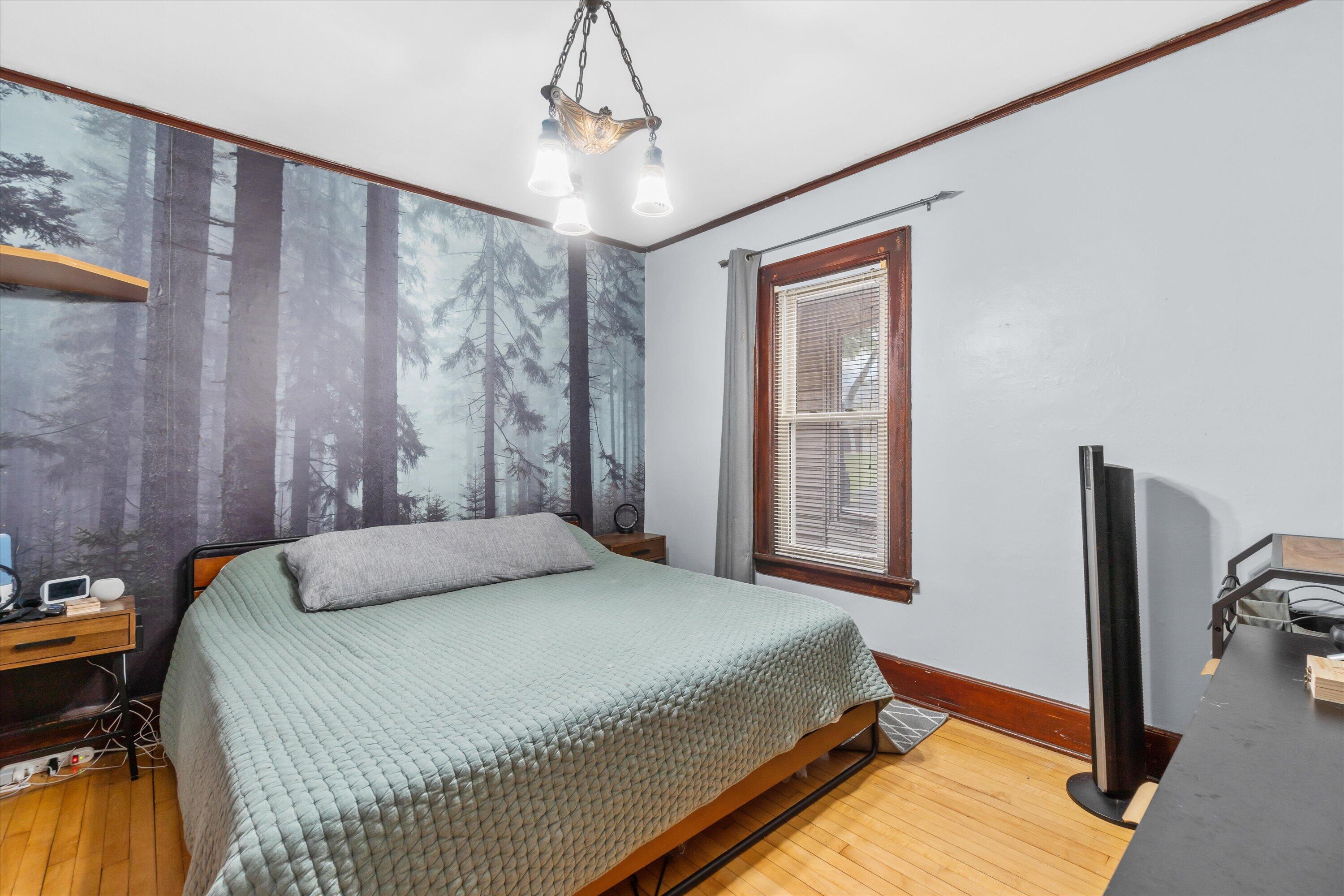 2116 N Oakland Ave Unit: 2118