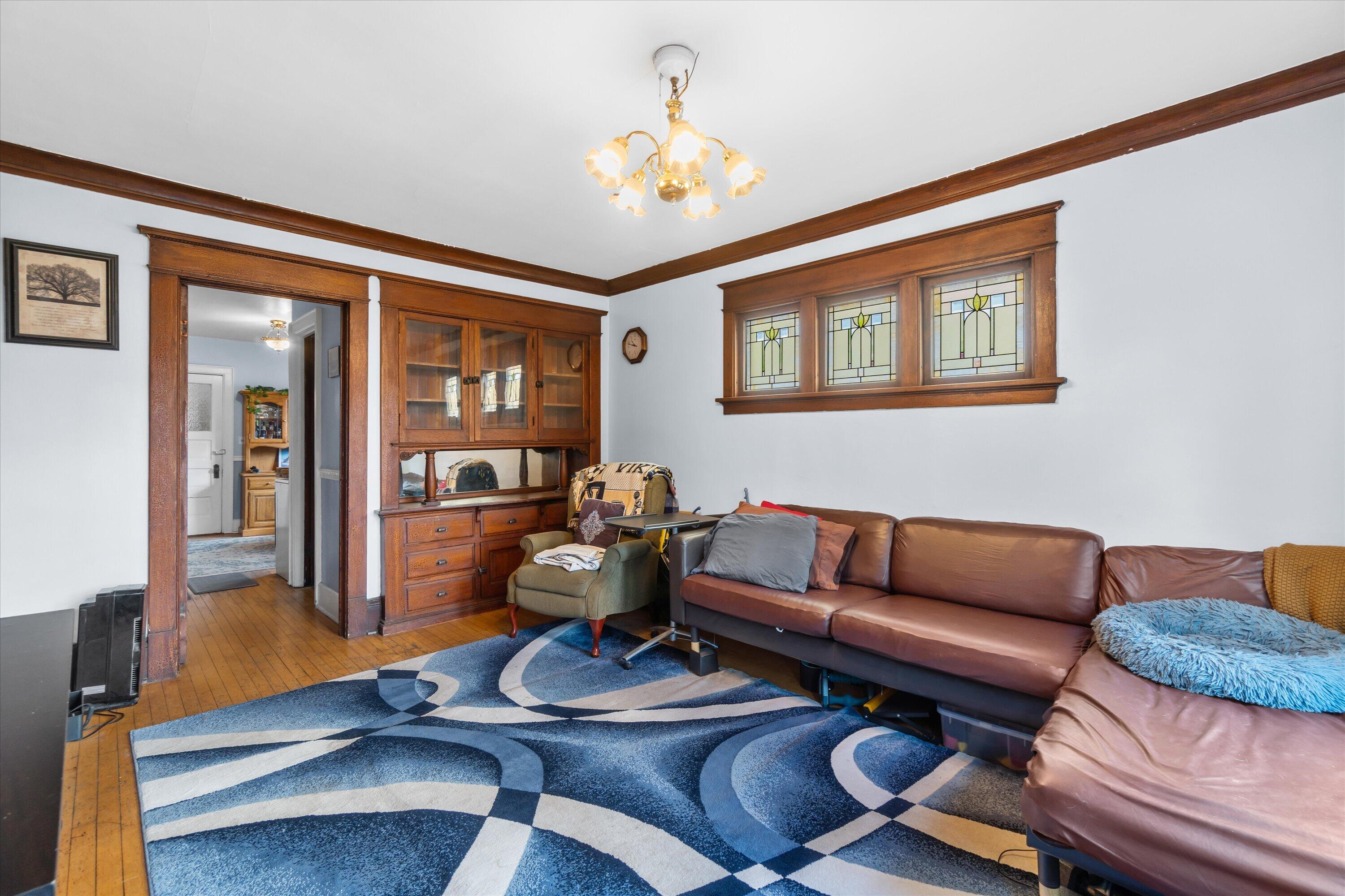 2116 N Oakland Ave Unit: 2118