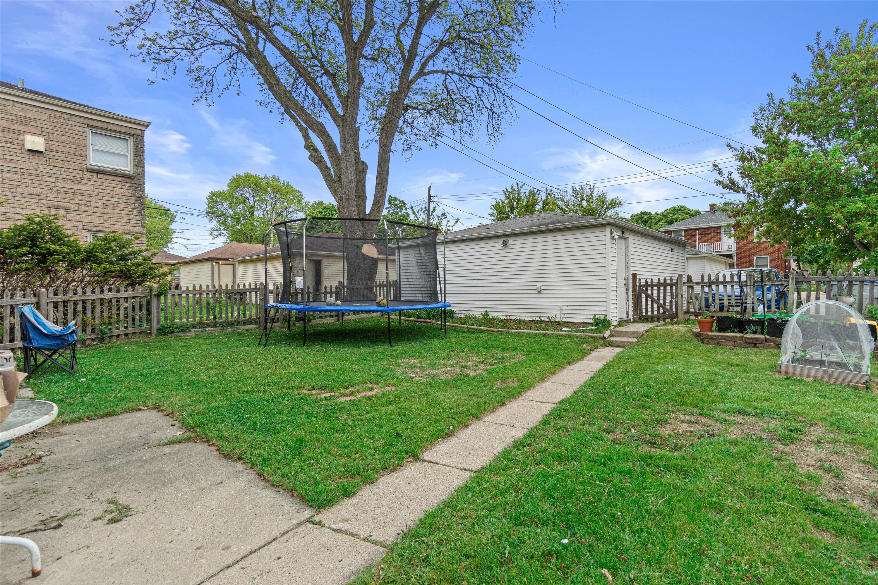 3618 N 86th St Unit: 3620