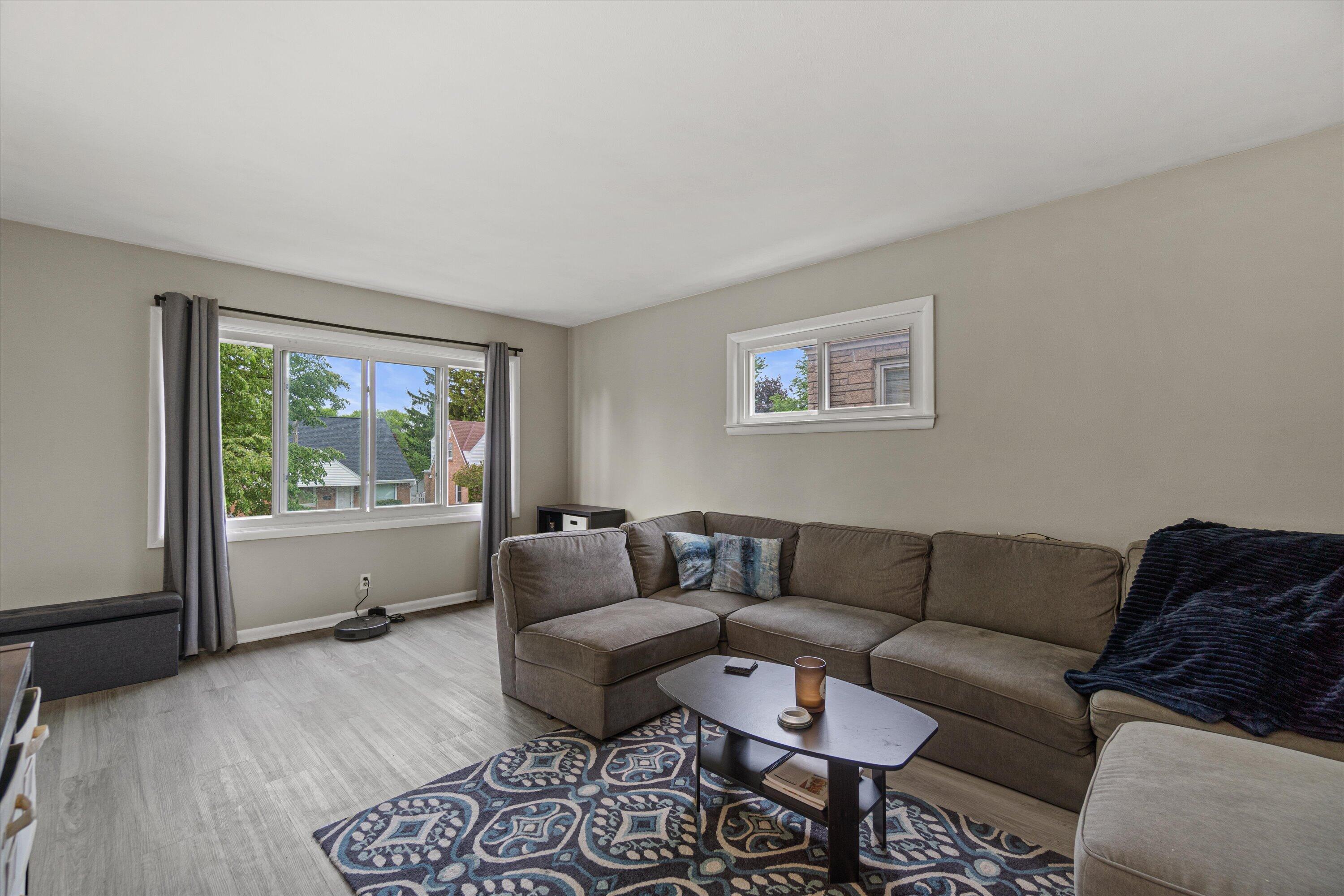 3618 N 86th St Unit: 3620