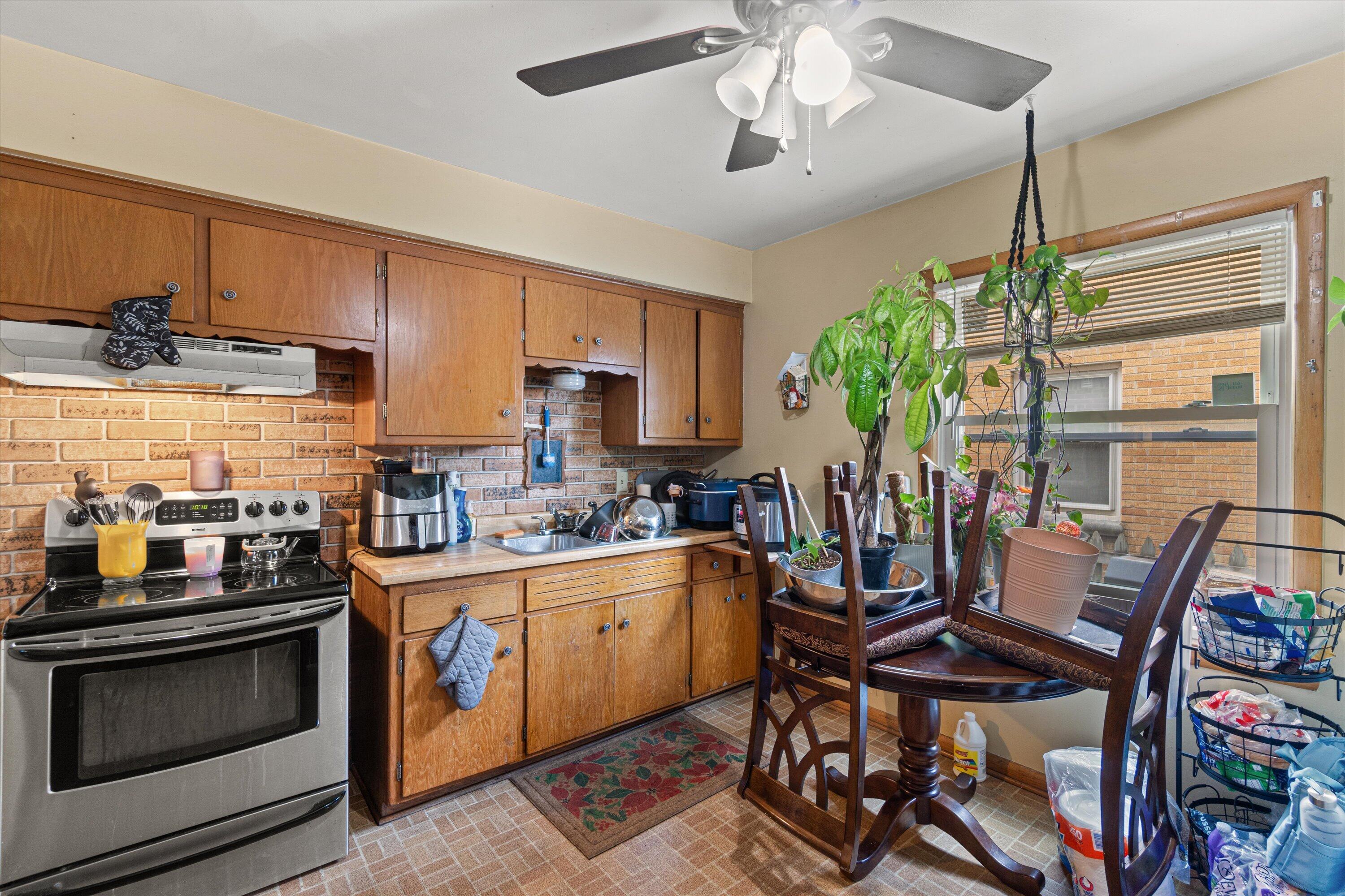 3618 N 86th St Unit: 3620