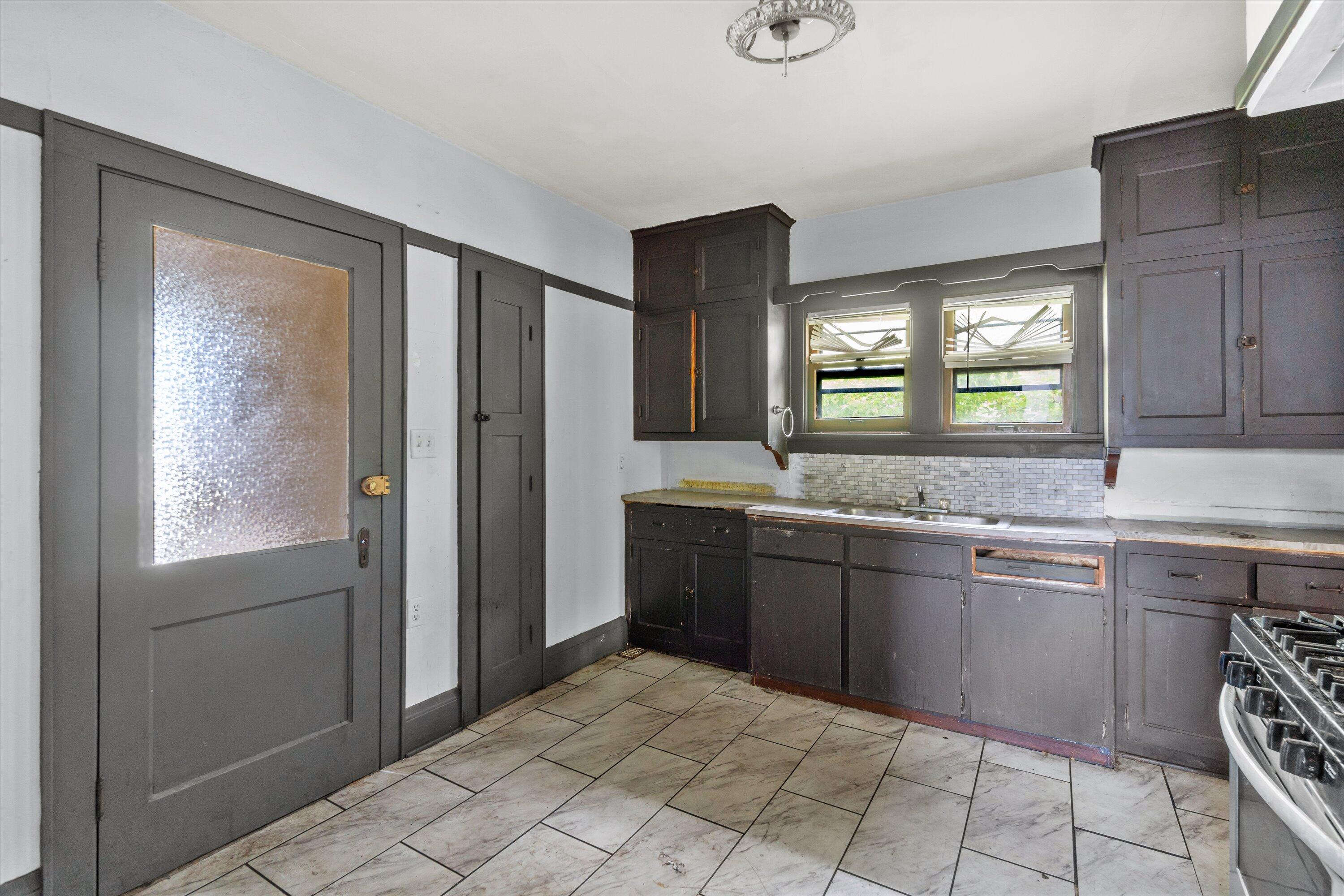 4912 W Medford Ave Unit: 4914