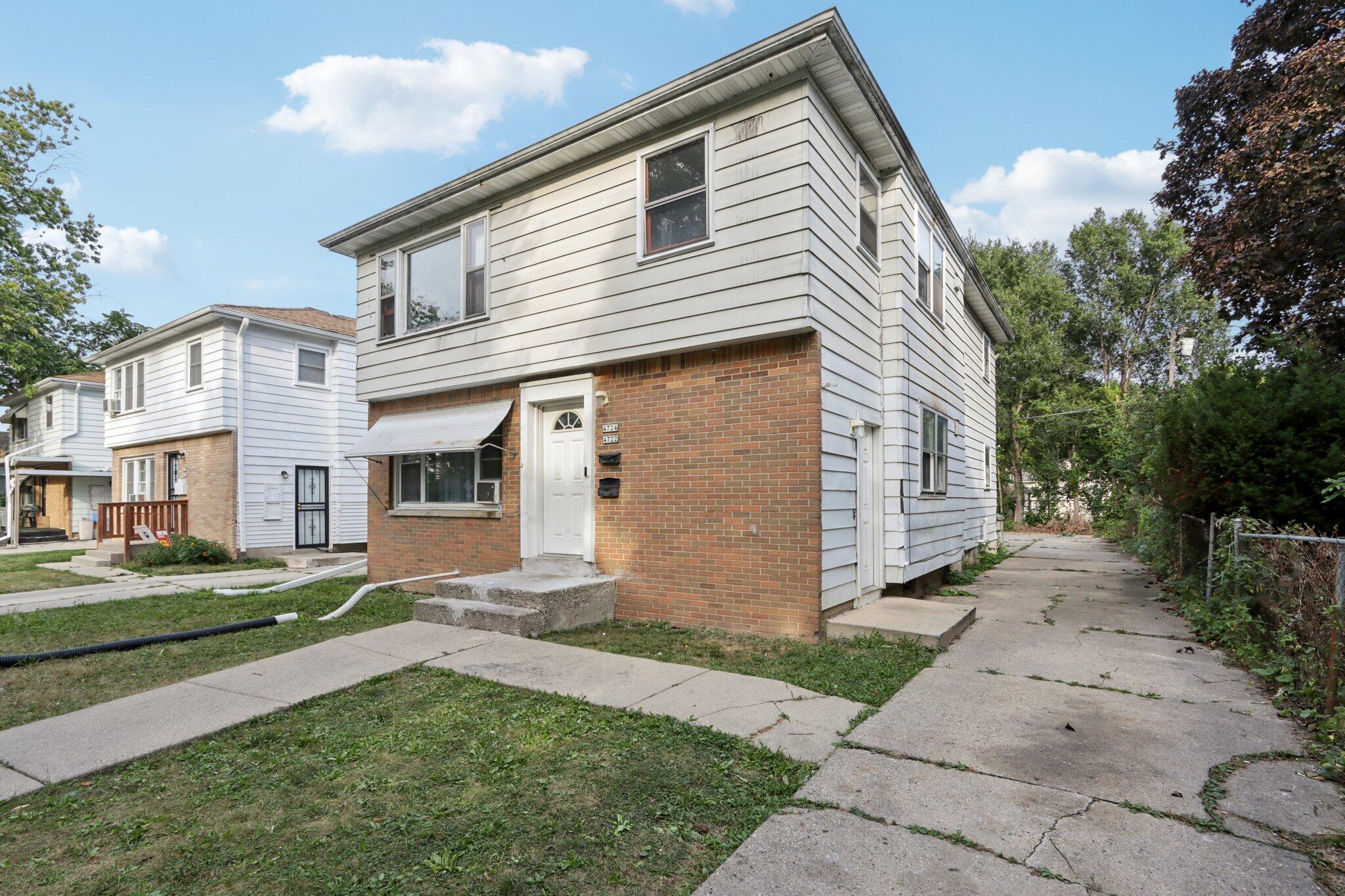 4722 N 49th St Unit: 4724