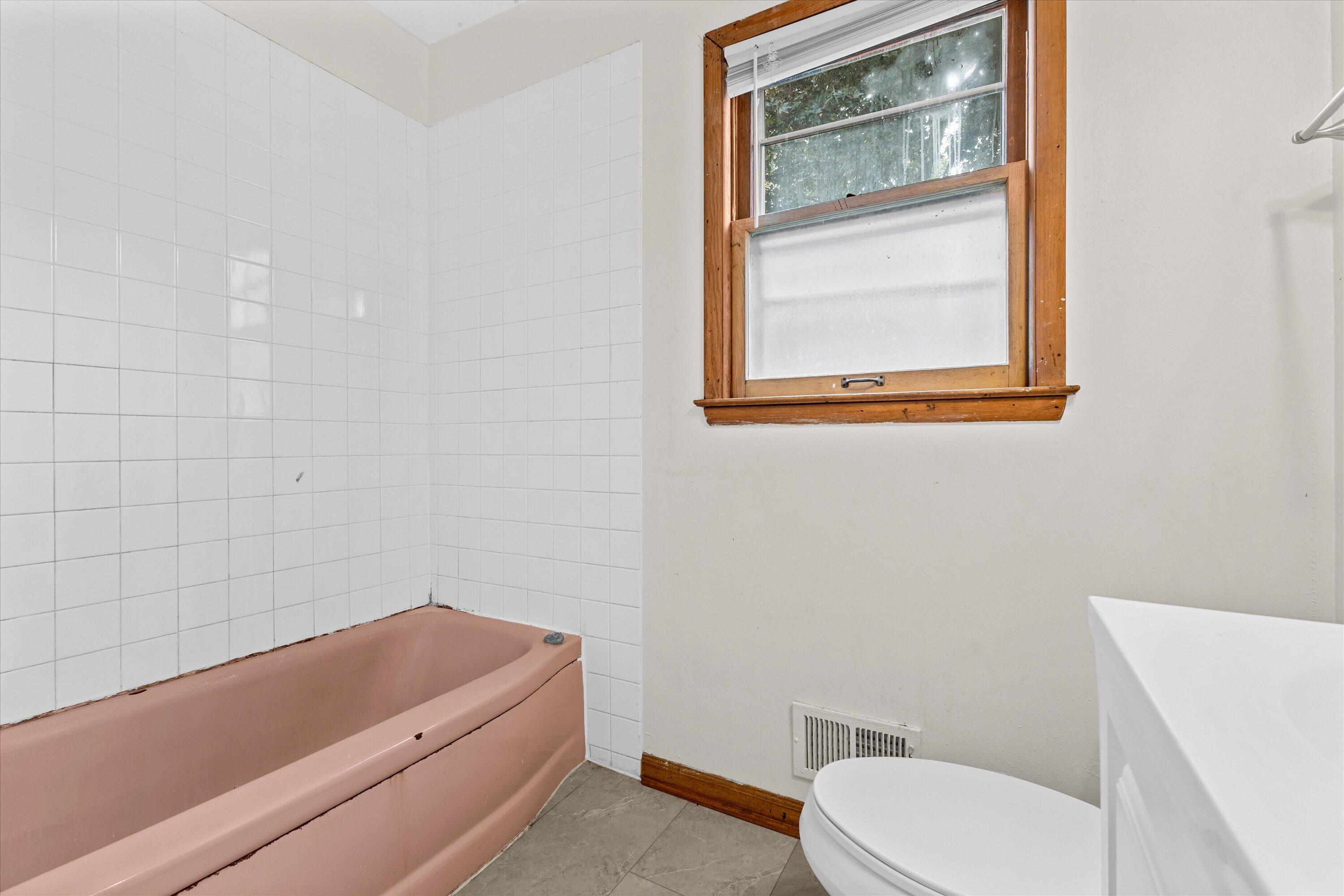 4722 N 49th St Unit: 4724