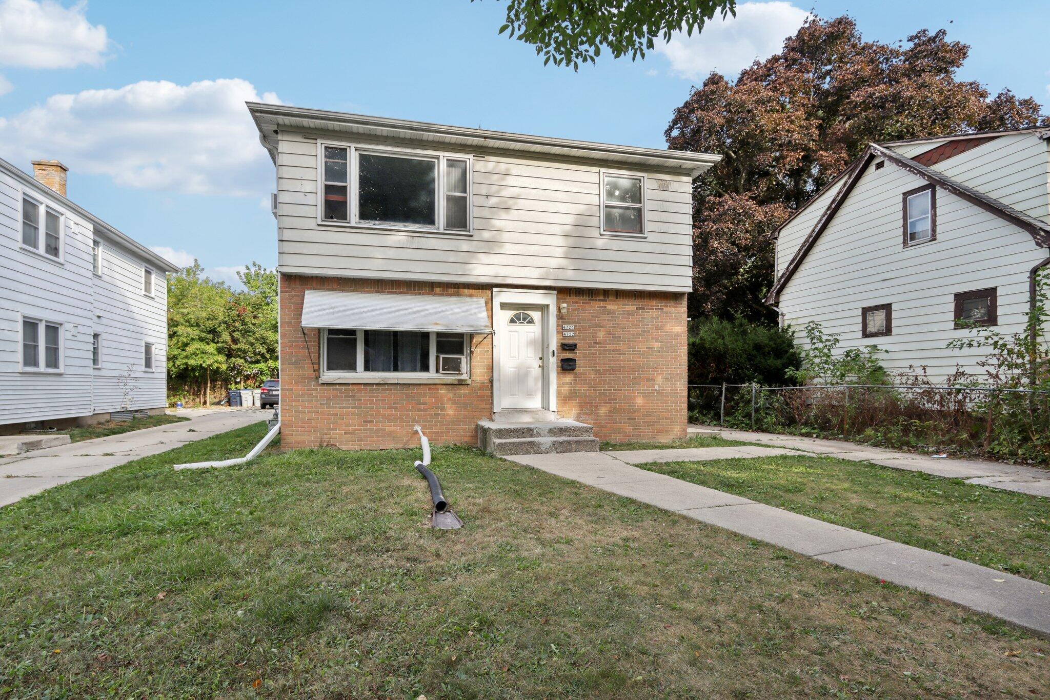 4722 N 49th St Unit: 4724
