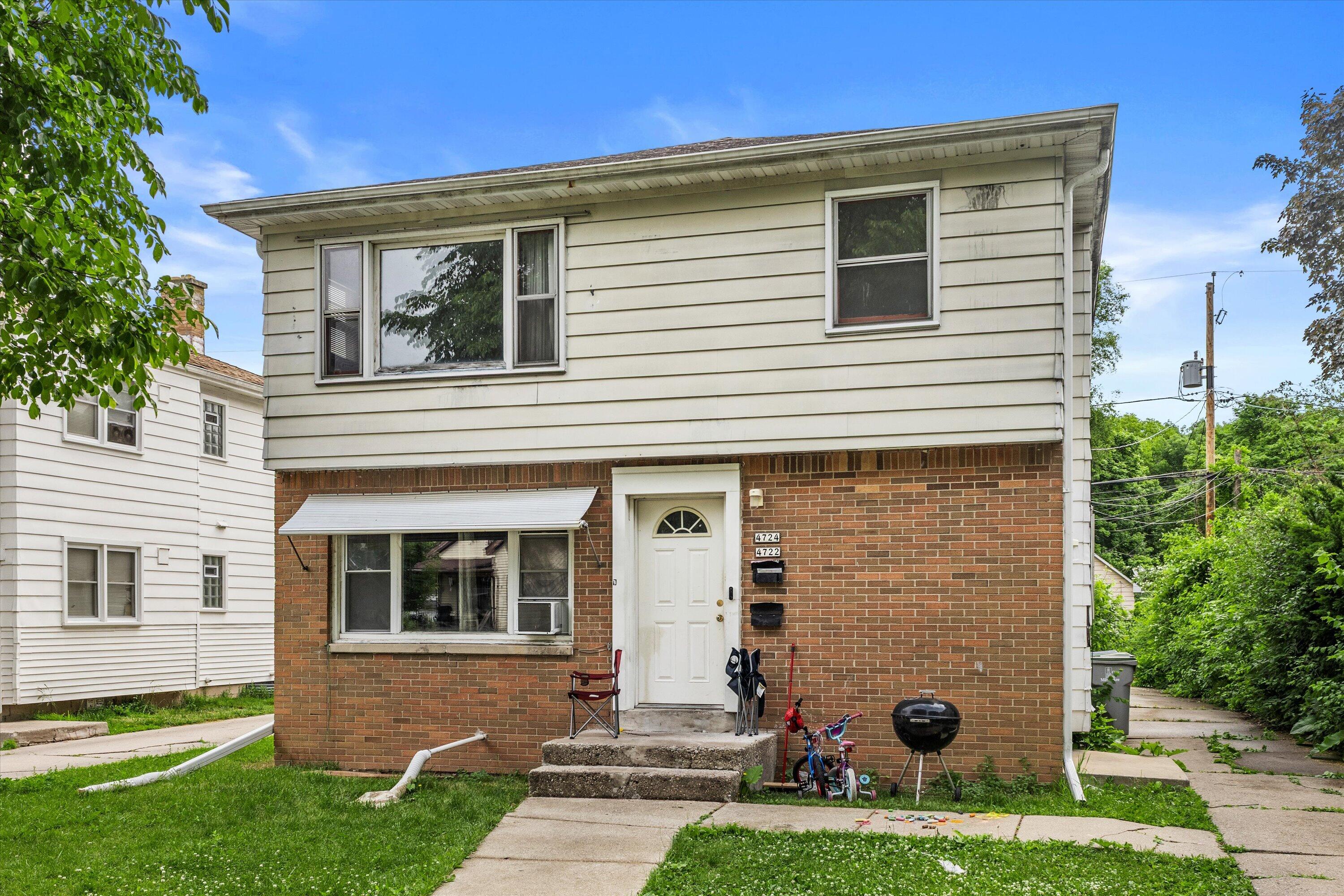 4722 N 49th St Unit: 4724